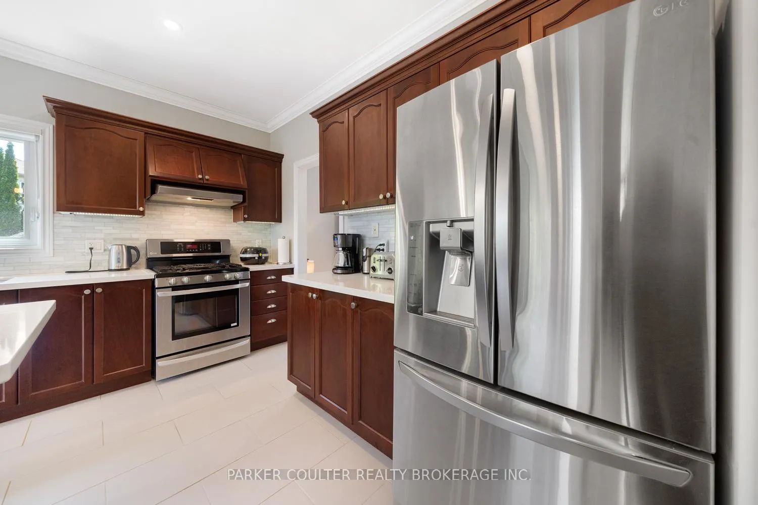 Photo 8 of 53 Cumming Drive, Barrie, Ardagh — HOMEH