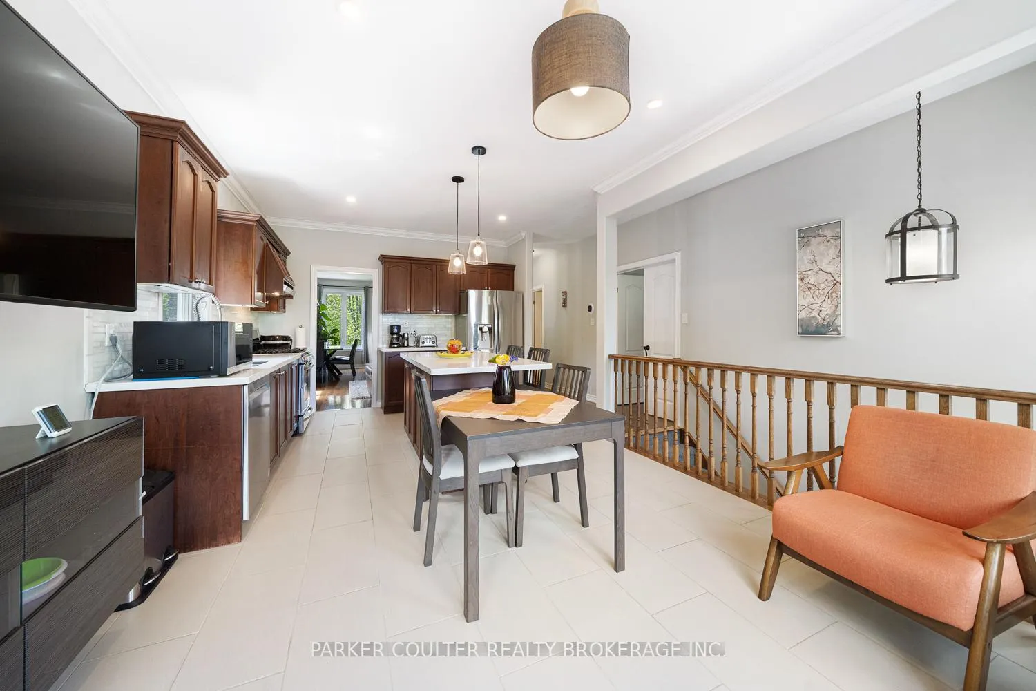 Photo 12 of 53 Cumming Drive, Barrie, Ardagh — HOMEH