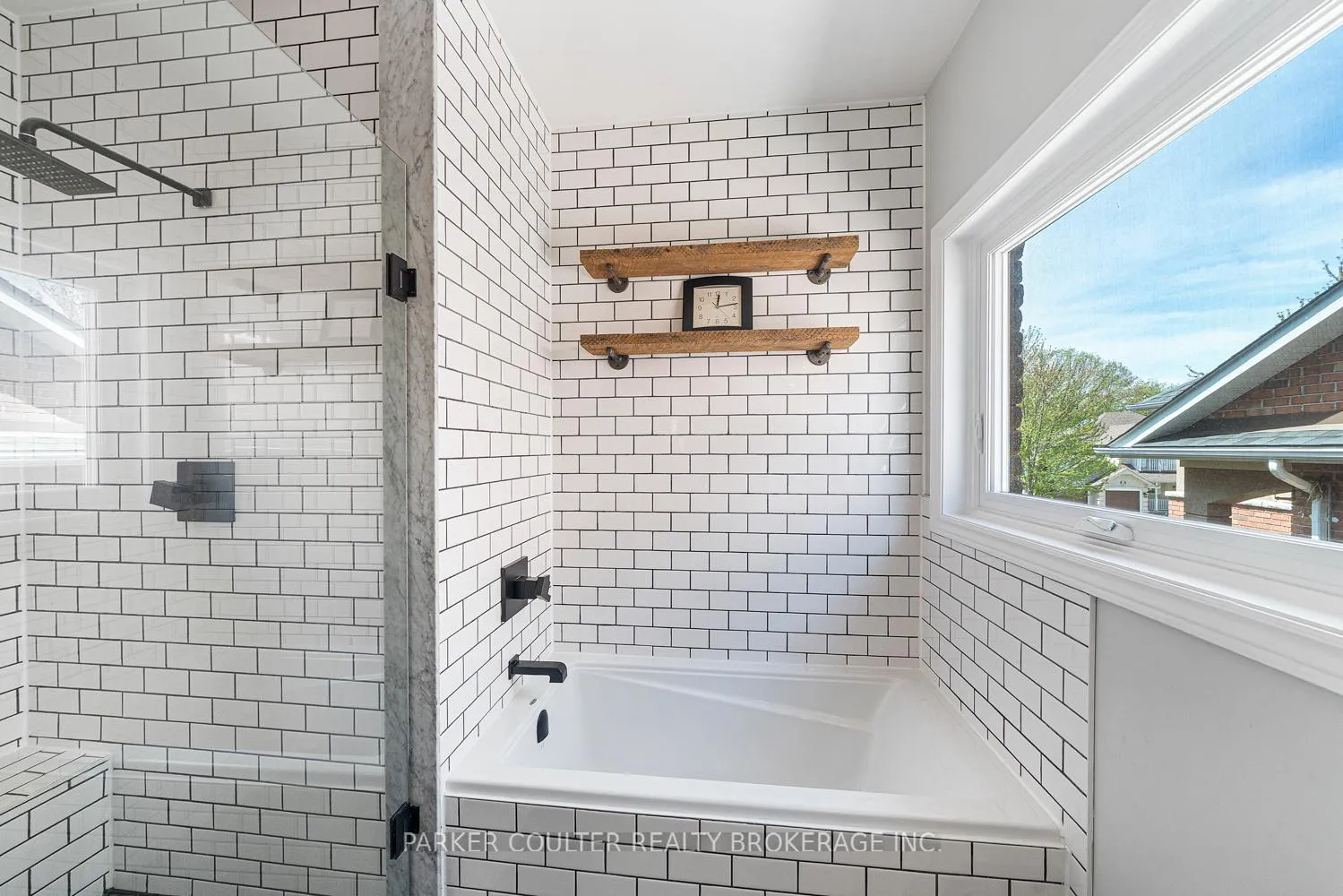 Photo 26 of 53 Cumming Drive, Barrie, Ardagh — HOMEH
