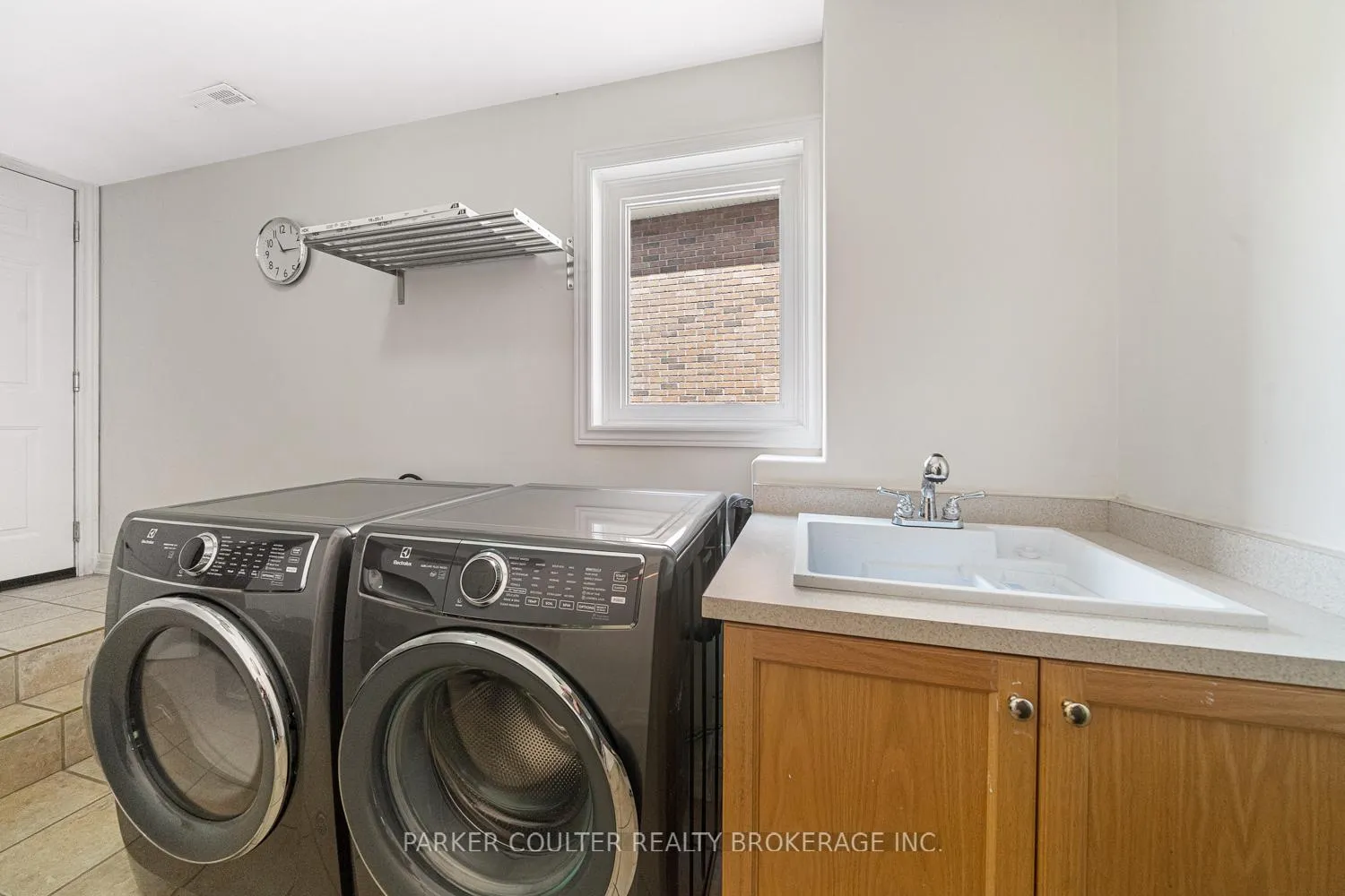 Photo 37 of 53 Cumming Drive, Barrie, Ardagh — HOMEH
