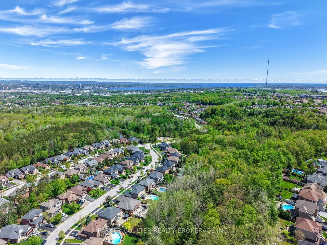 Photo 49 of 53 Cumming Drive, Barrie, Ardagh — HOMEH