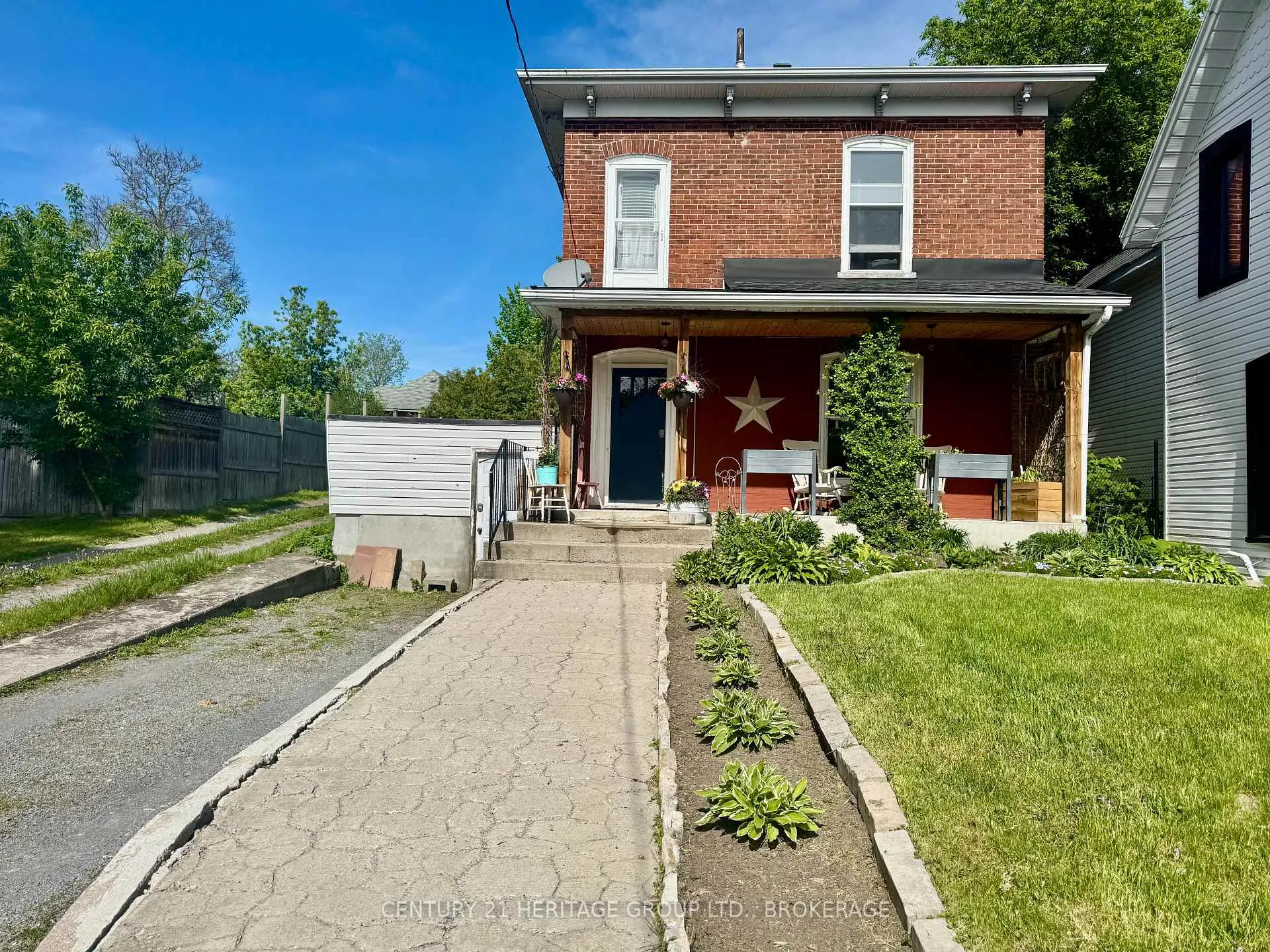 Front of 122 Green Street