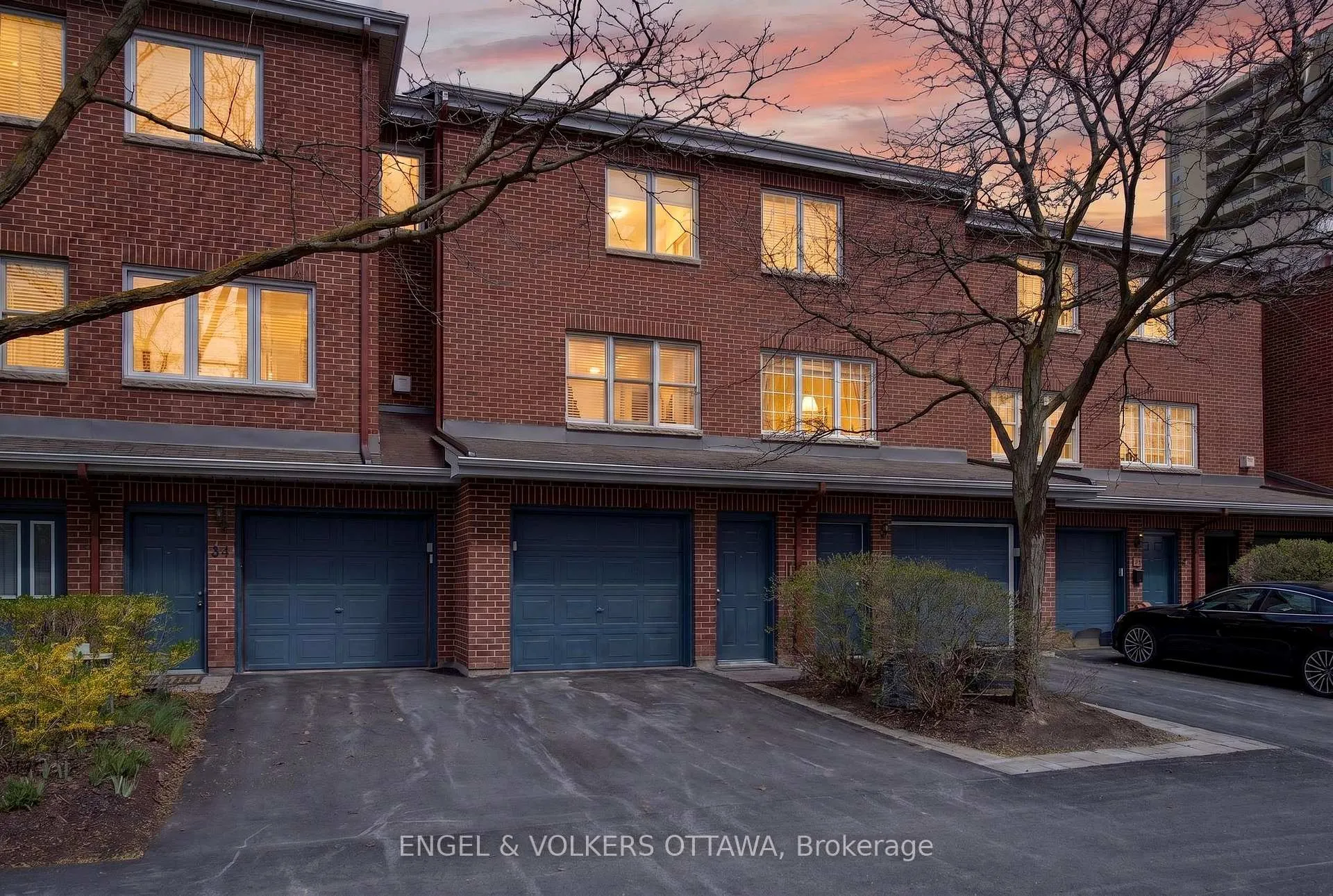 Photo 42 of 36 Brigadier Private, Ottawa, Lower Town — HOMEH