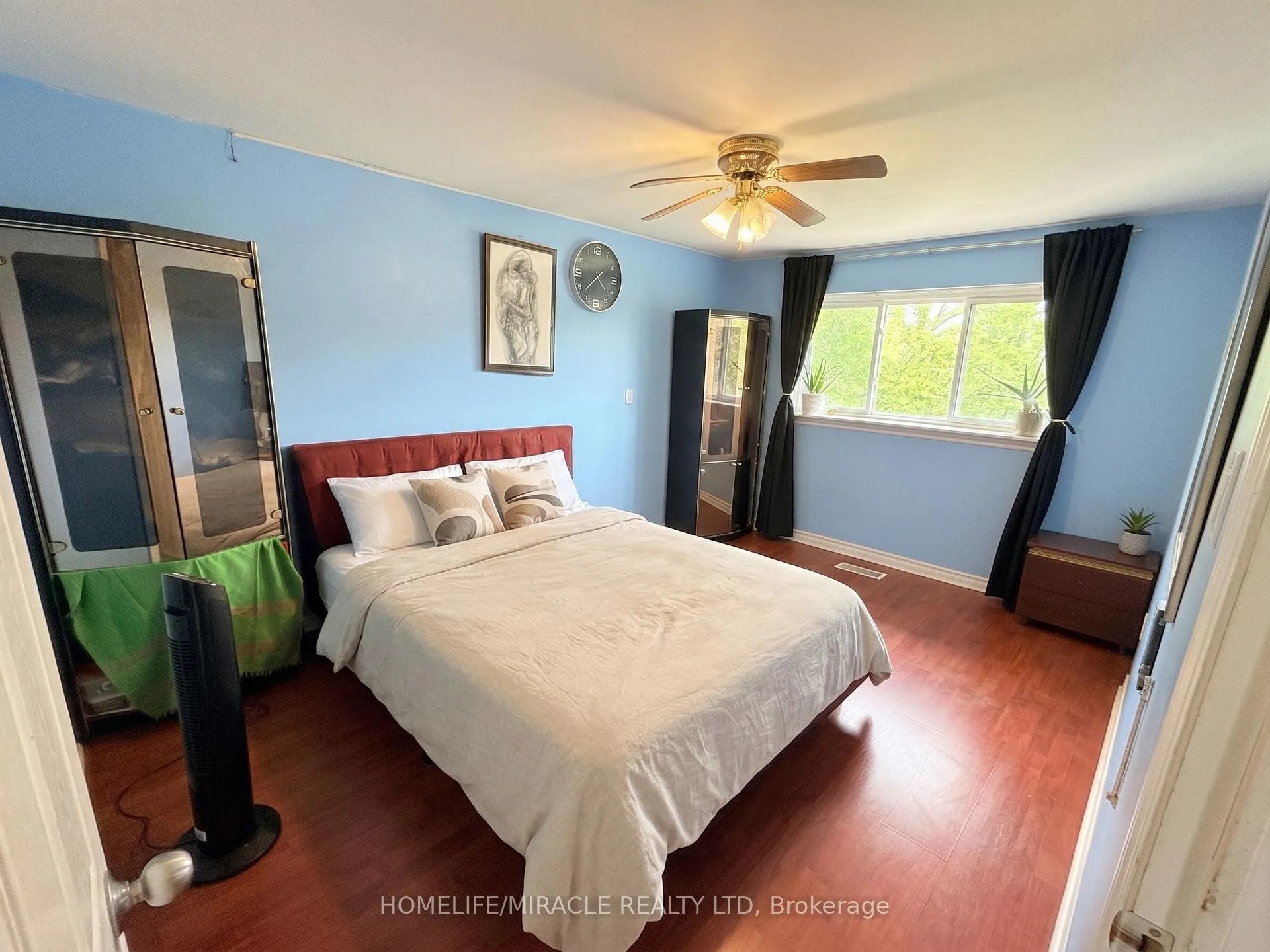 Photo 5 of 5 Melpham Court, Etobicoke, West Humber-Clairville — HOMEH