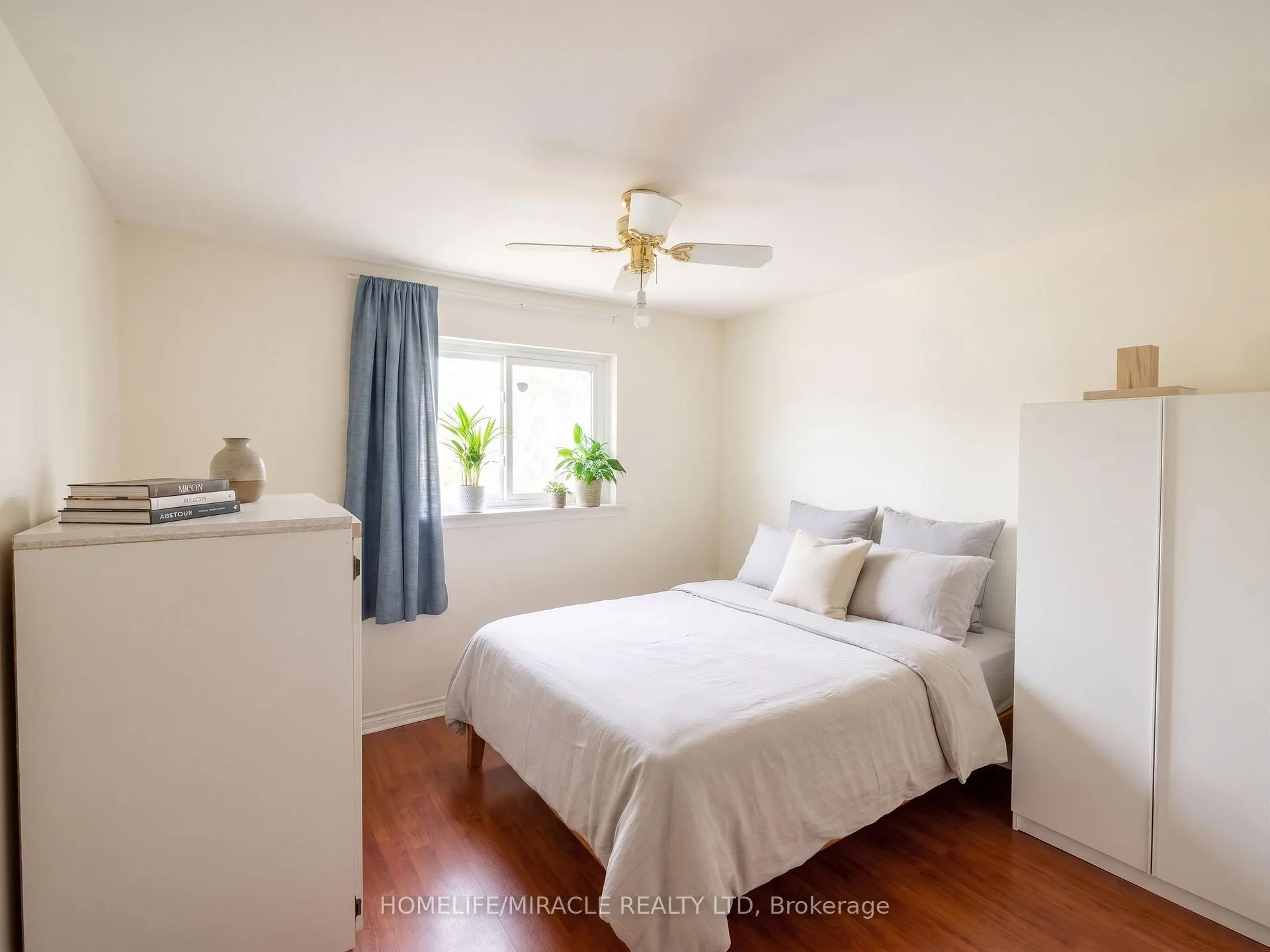Photo 6 of 5 Melpham Court, Etobicoke, West Humber-Clairville — HOMEH