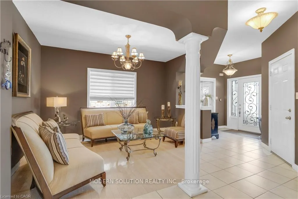 Photo 9 of 115 Erika Crescent, Hamilton, Eleanor — HOMEH