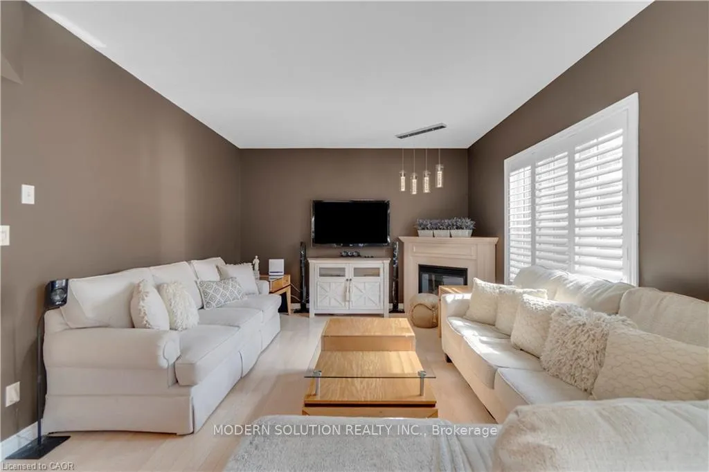 Photo 15 of 115 Erika Crescent, Hamilton, Eleanor — HOMEH
