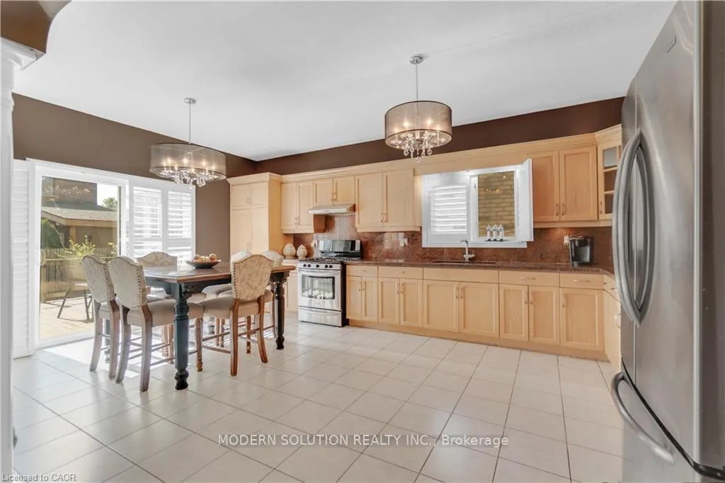 Photo 18 of 115 Erika Crescent, Hamilton, Eleanor — HOMEH
