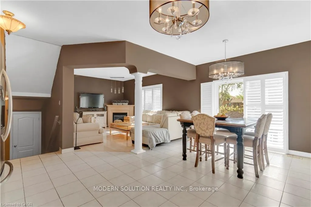 Photo 19 of 115 Erika Crescent, Hamilton, Eleanor — HOMEH