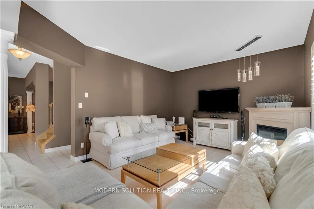Photo 25 of 115 Erika Crescent, Hamilton, Eleanor — HOMEH