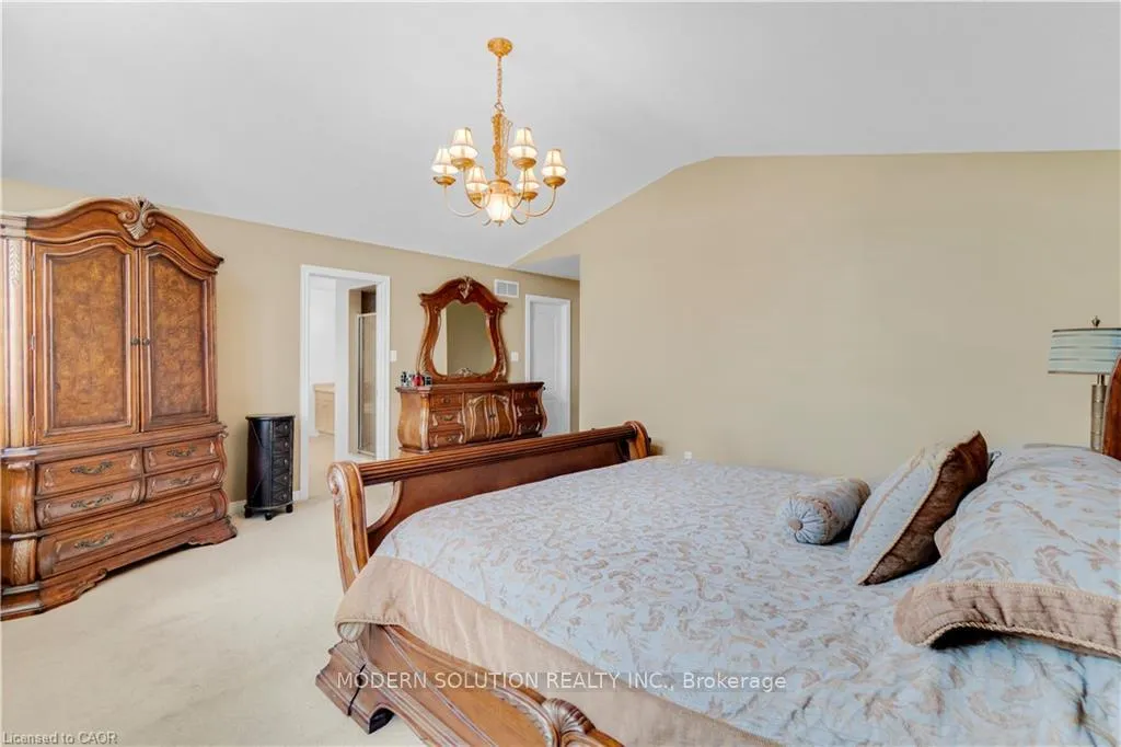 Photo 31 of 115 Erika Crescent, Hamilton, Eleanor — HOMEH