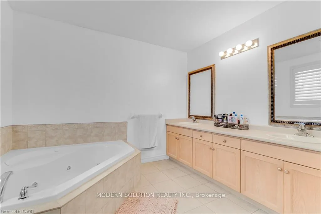 Photo 33 of 115 Erika Crescent, Hamilton, Eleanor — HOMEH