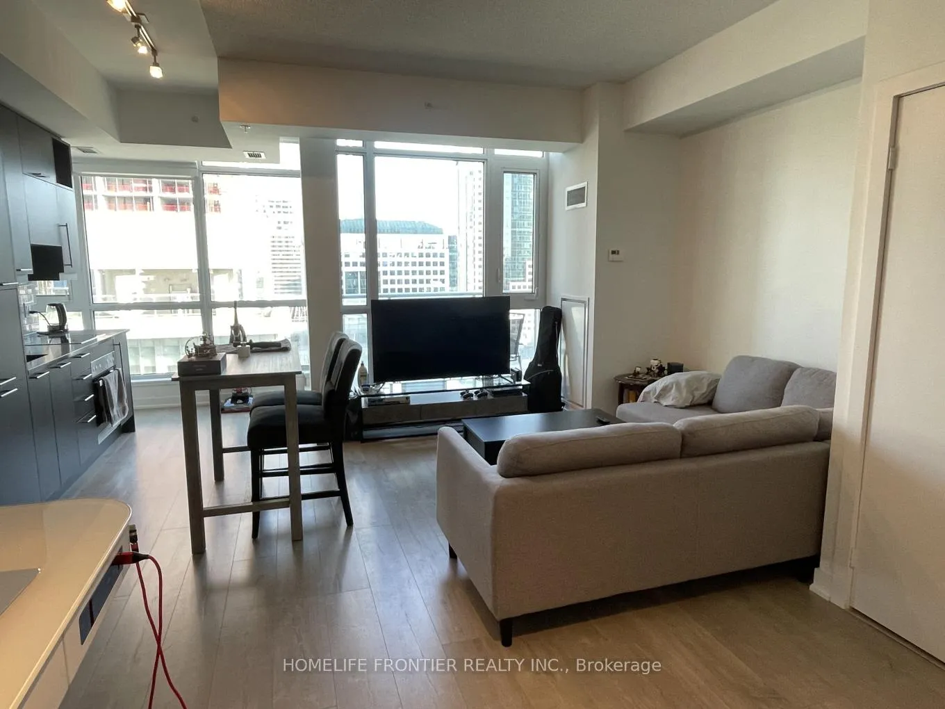 Photo 3 of Unit 1606, 30 Nelson Street, Toronto, Waterfront Communities — HOMEH
