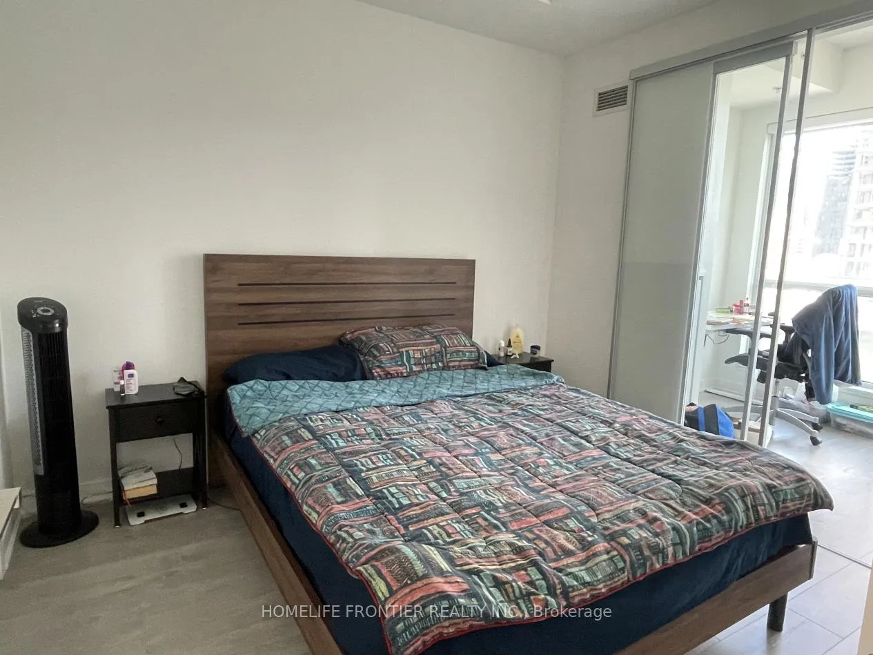 Photo 8 of Unit 1606, 30 Nelson Street, Toronto, Waterfront Communities — HOMEH
