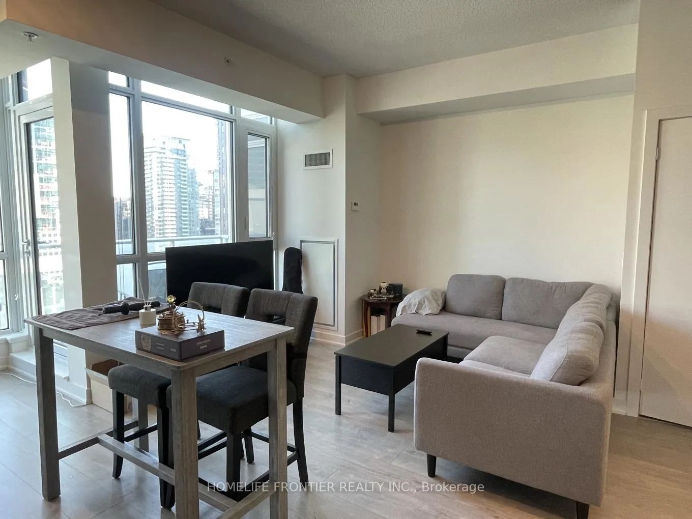 Photo 9 of Unit 1606, 30 Nelson Street, Toronto, Waterfront Communities — HOMEH