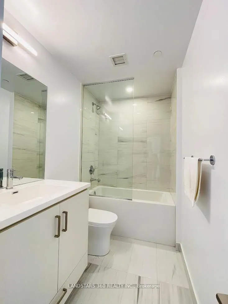 Photo 5 of Unit 503, 60 Honeycrisp Crescent, Vaughan, Vaughan Corporate Centre — HOMEH