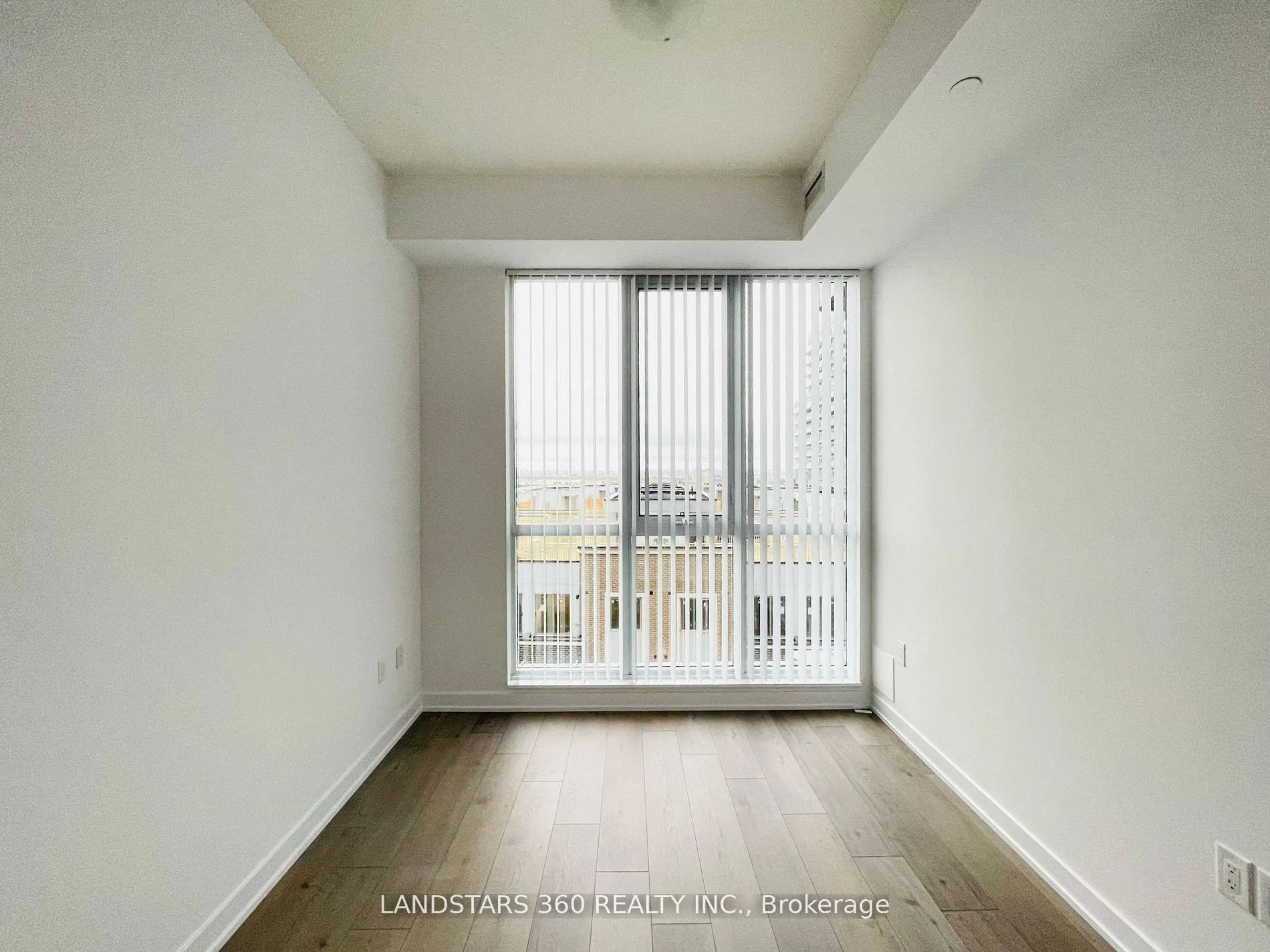 Photo 6 of Unit 503, 60 Honeycrisp Crescent, Vaughan, Vaughan Corporate Centre — HOMEH