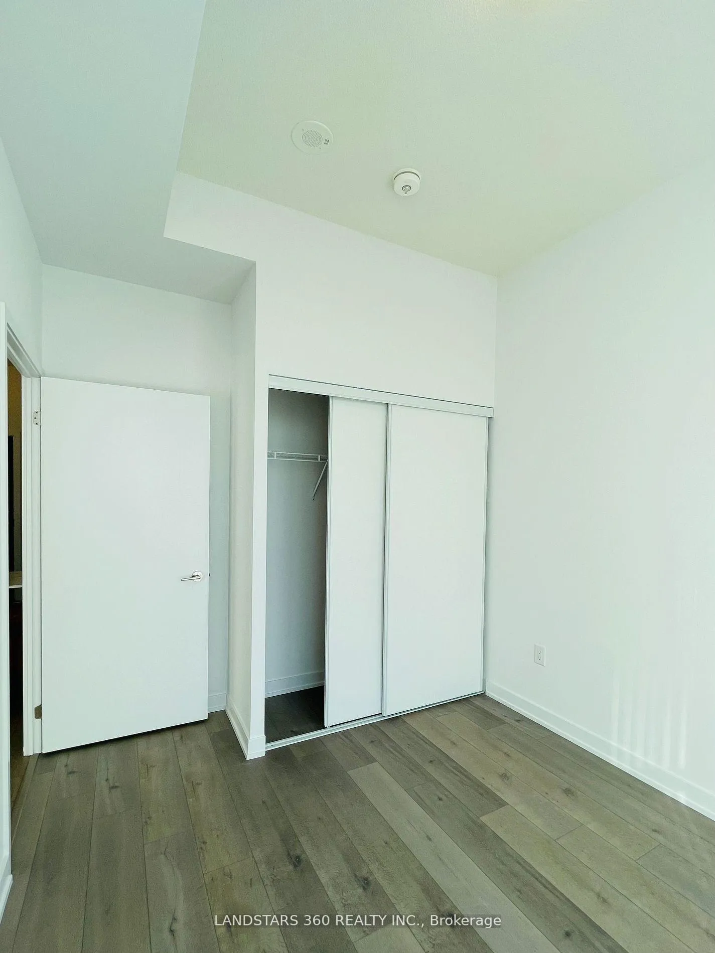 Photo 7 of Unit 503, 60 Honeycrisp Crescent, Vaughan, Vaughan Corporate Centre — HOMEH