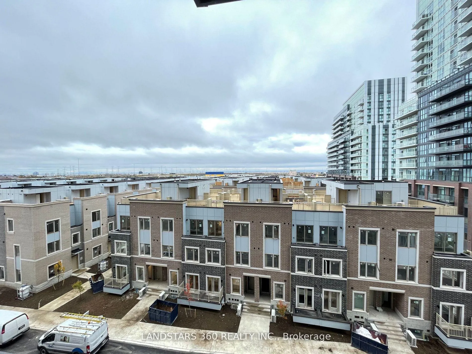 Photo 10 of Unit 503, 60 Honeycrisp Crescent, Vaughan, Vaughan Corporate Centre — HOMEH
