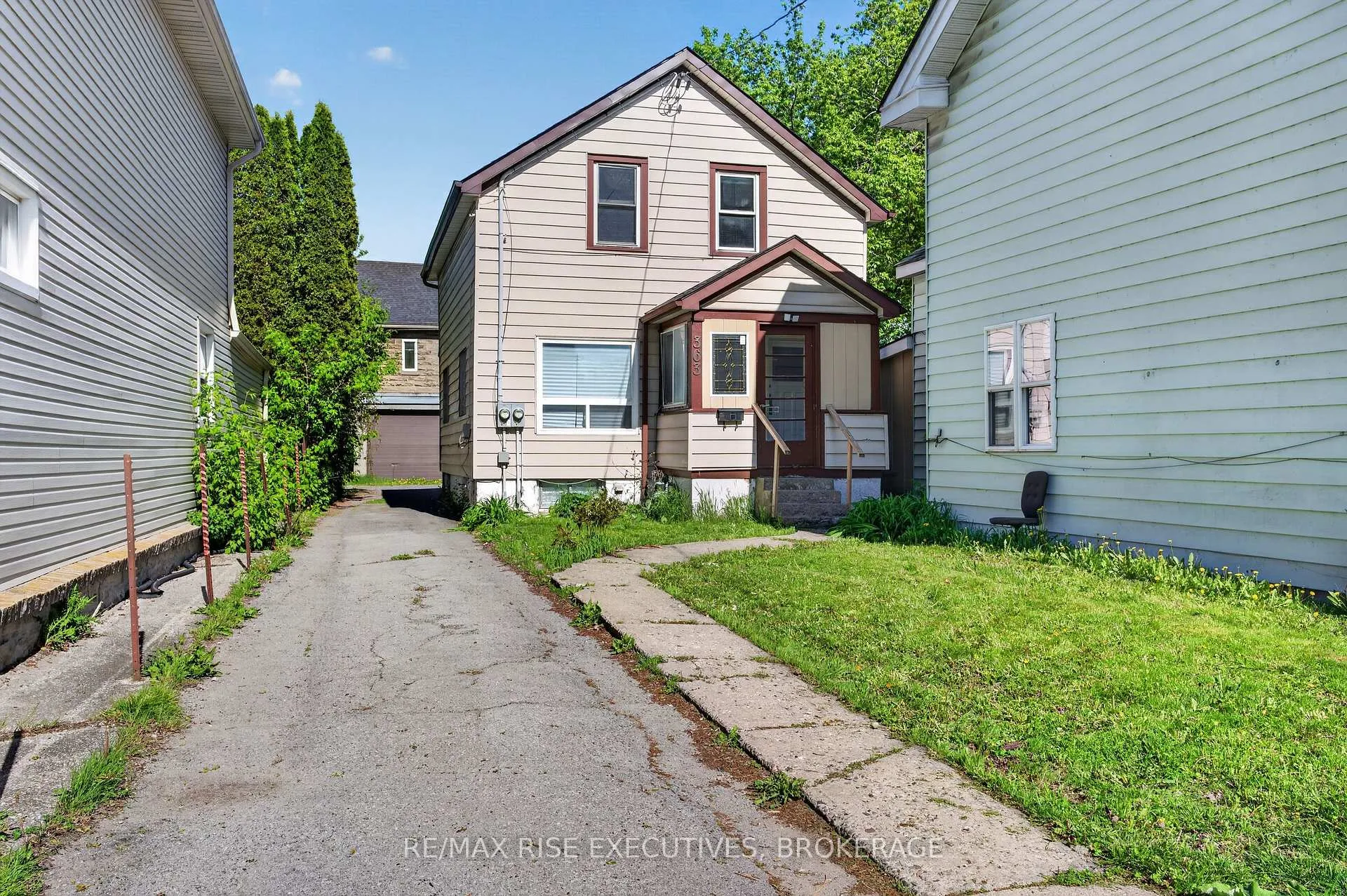 Photo 2 of 363 Alfred Street, Kingston, East of Sir John A. Blvd — HOMEH