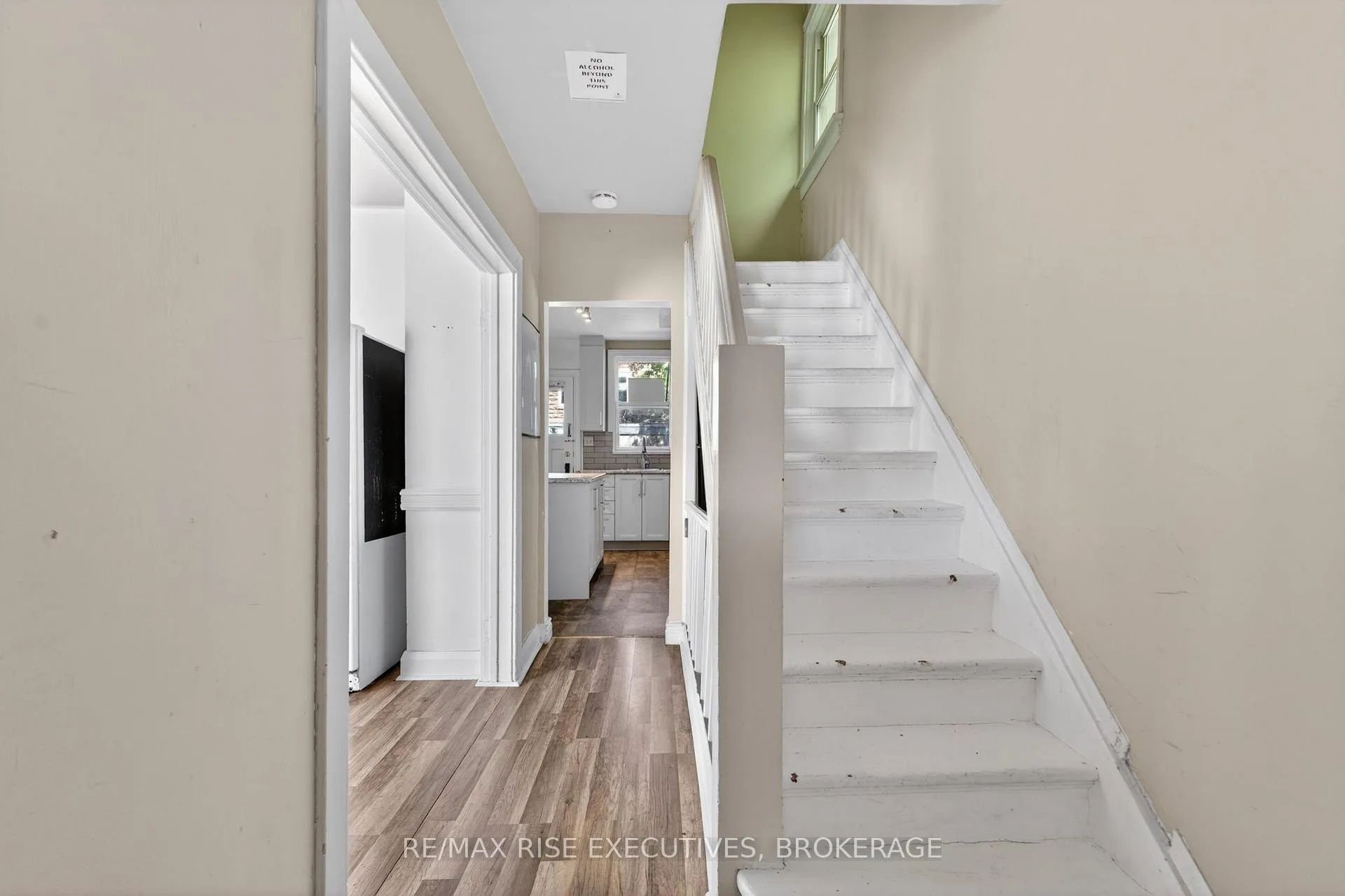 Photo 3 of 363 Alfred Street, Kingston, East of Sir John A. Blvd — HOMEH