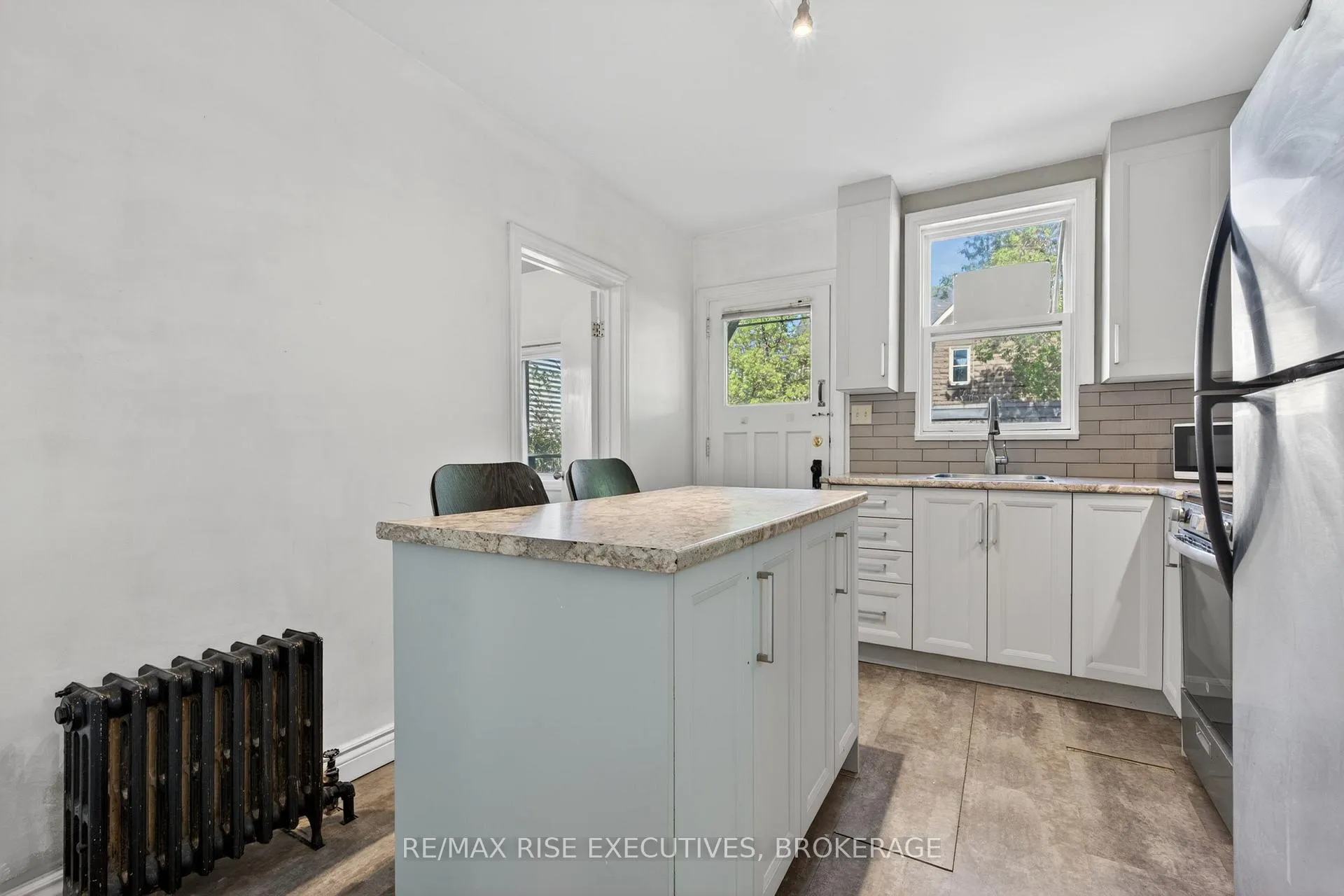 Photo 7 of 363 Alfred Street, Kingston, East of Sir John A. Blvd — HOMEH