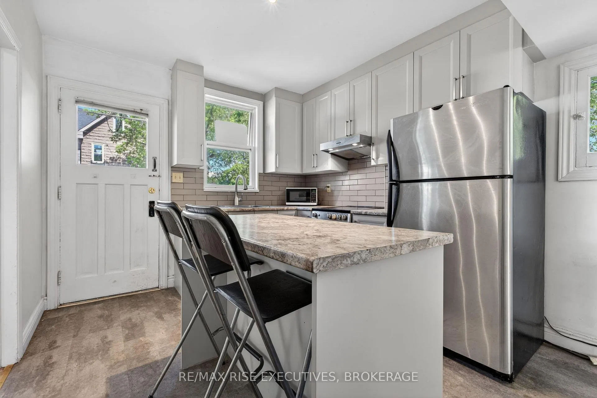 Photo 8 of 363 Alfred Street, Kingston, East of Sir John A. Blvd — HOMEH