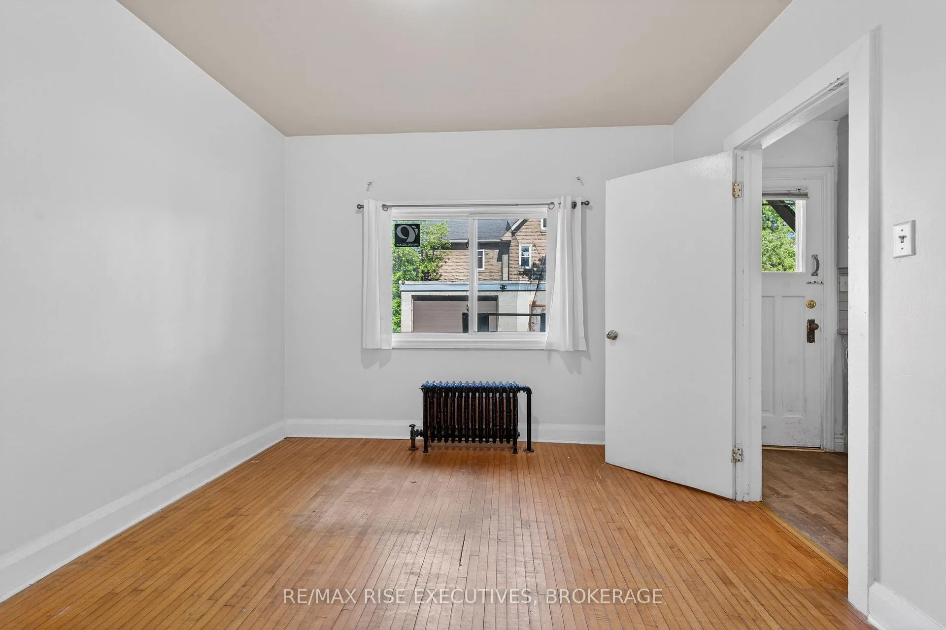 Photo 13 of 363 Alfred Street, Kingston, East of Sir John A. Blvd — HOMEH