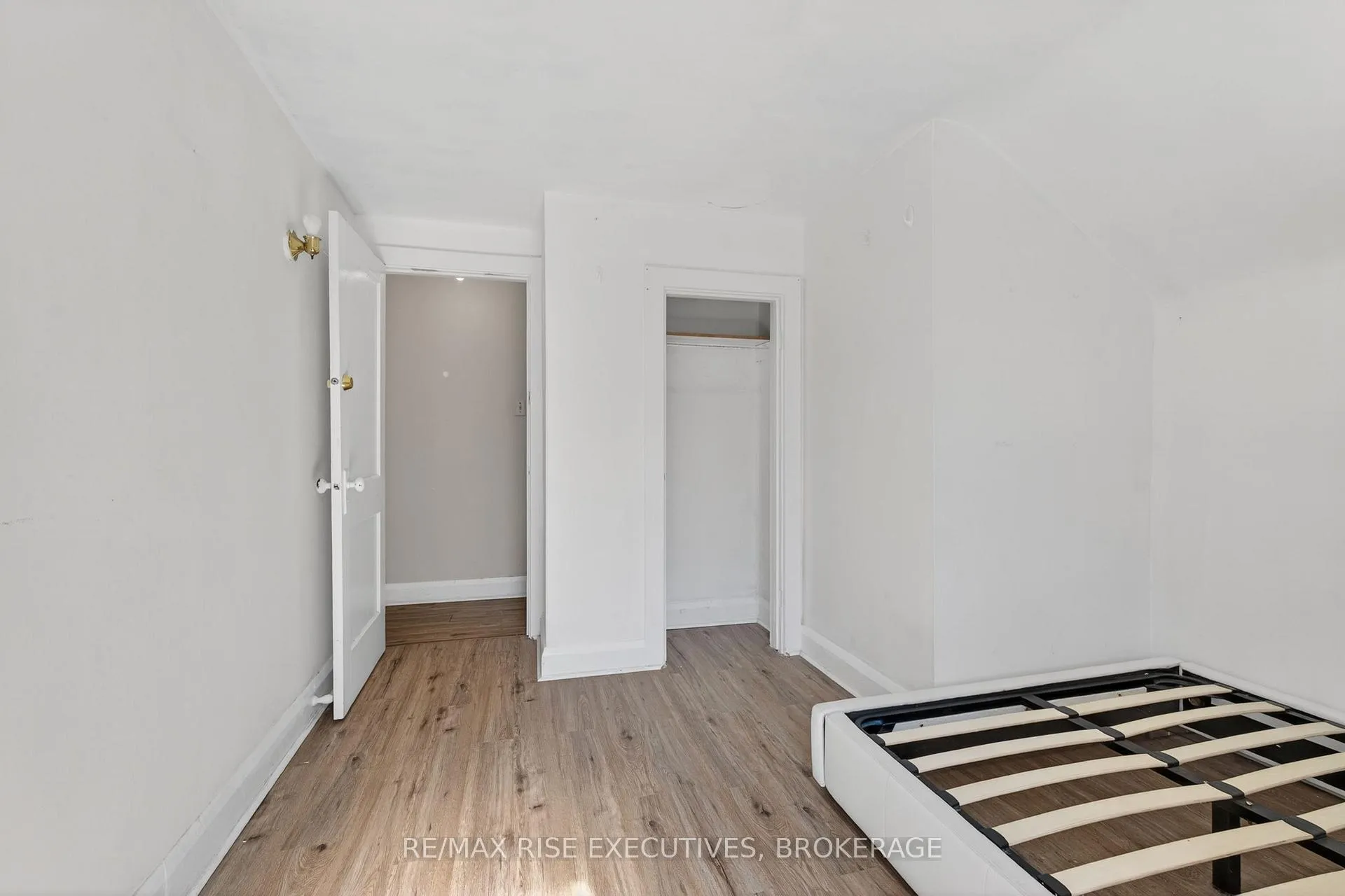 Photo 21 of 363 Alfred Street, Kingston, East of Sir John A. Blvd — HOMEH