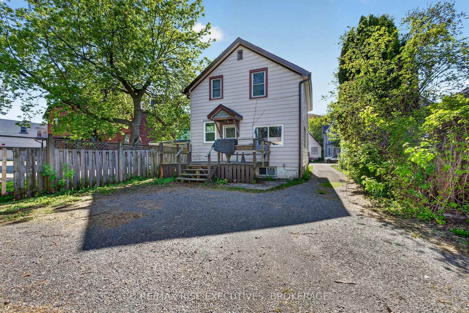 Photo 26 of 363 Alfred Street, Kingston, East of Sir John A. Blvd — HOMEH