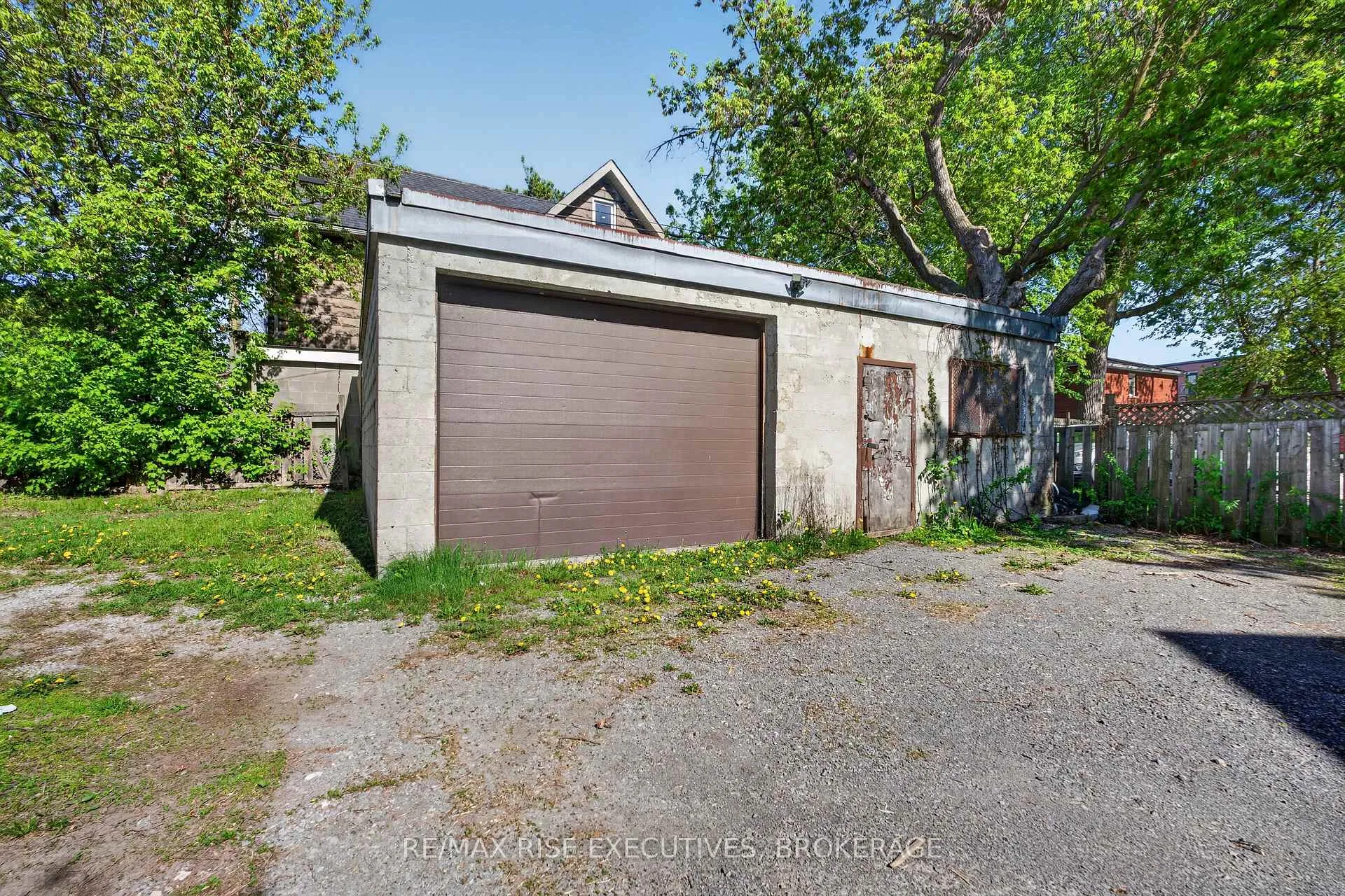 Photo 27 of 363 Alfred Street, Kingston, East of Sir John A. Blvd — HOMEH