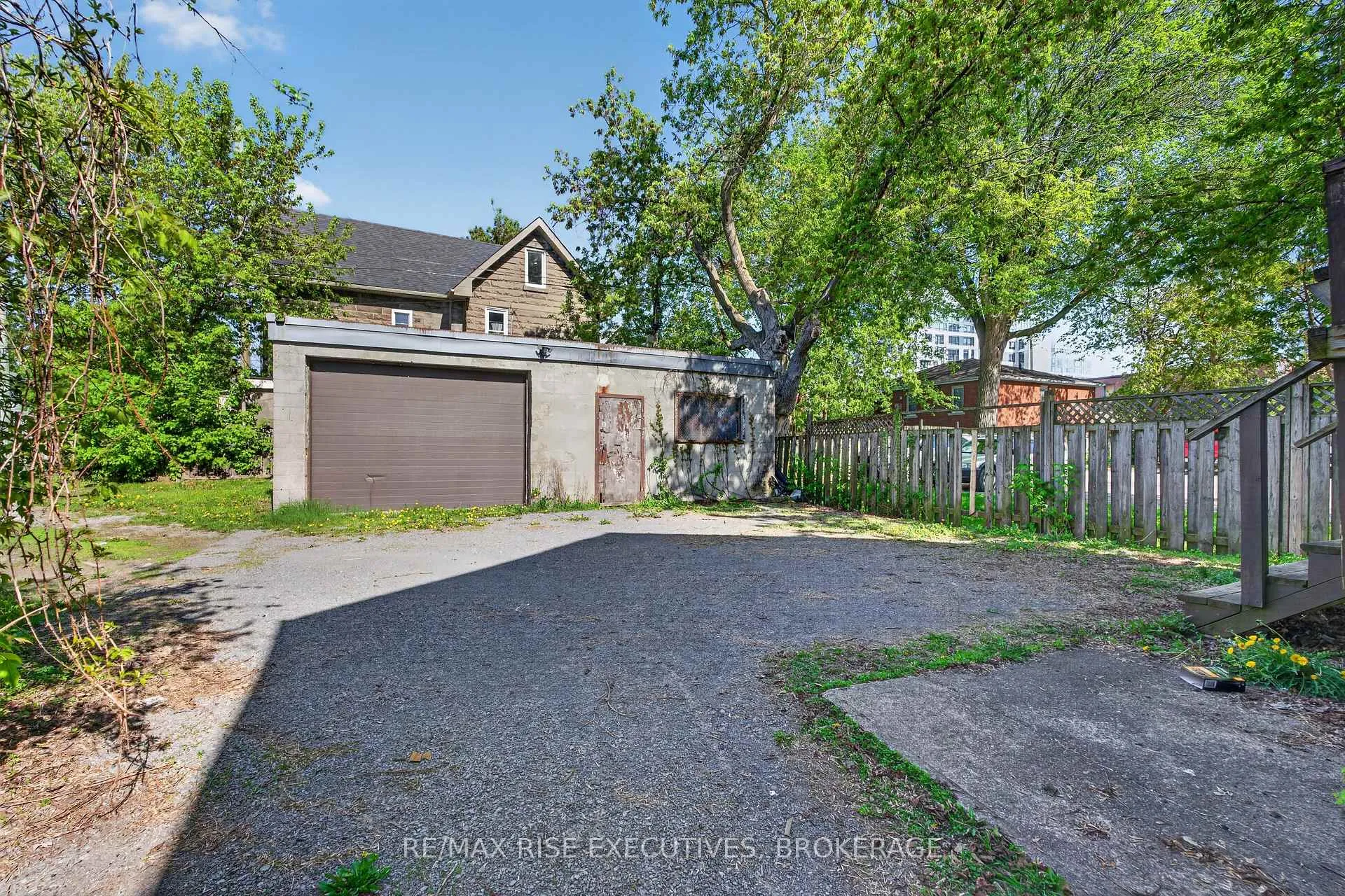 Photo 28 of 363 Alfred Street, Kingston, East of Sir John A. Blvd — HOMEH
