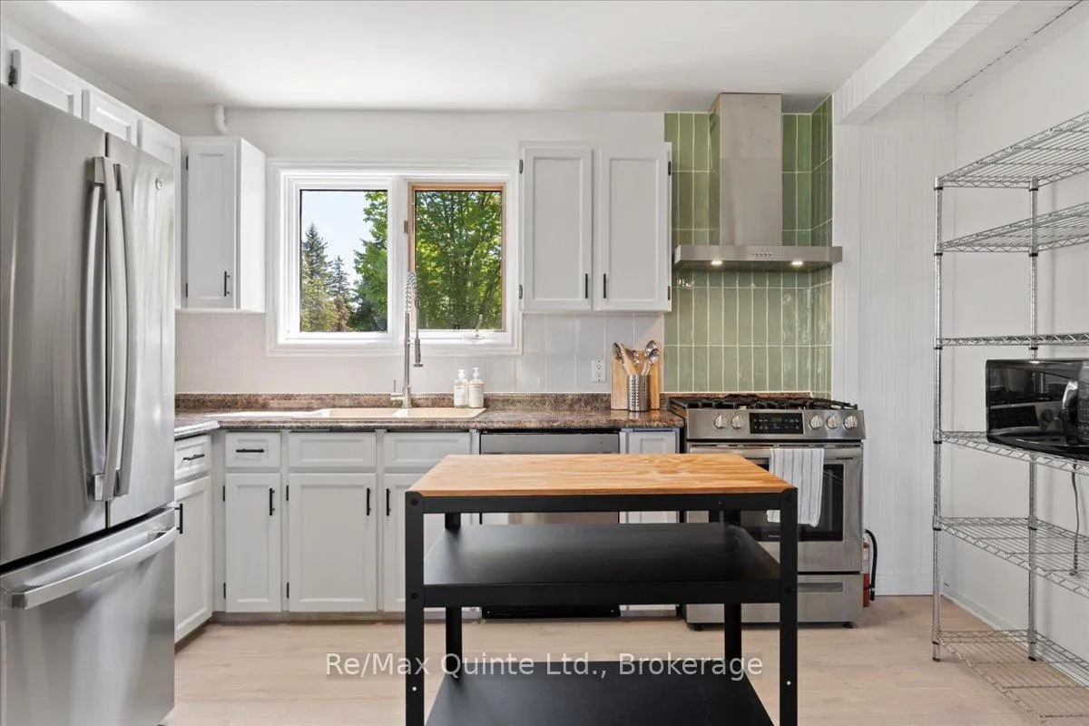 Photo 6 of 1406 County Road 12, Prince Edward County, Hallowell Ward — HOMEH
