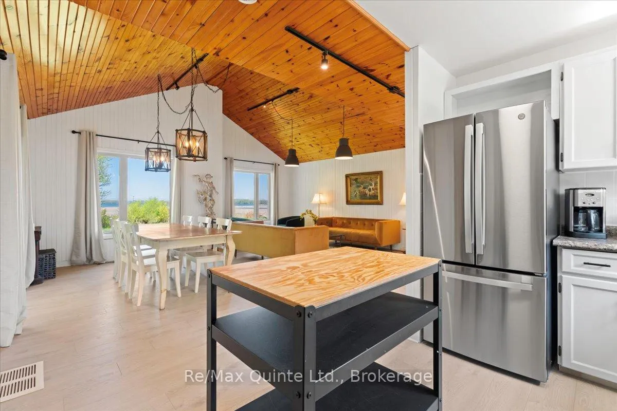 Photo 11 of 1406 County Road 12, Prince Edward County, Hallowell Ward — HOMEH
