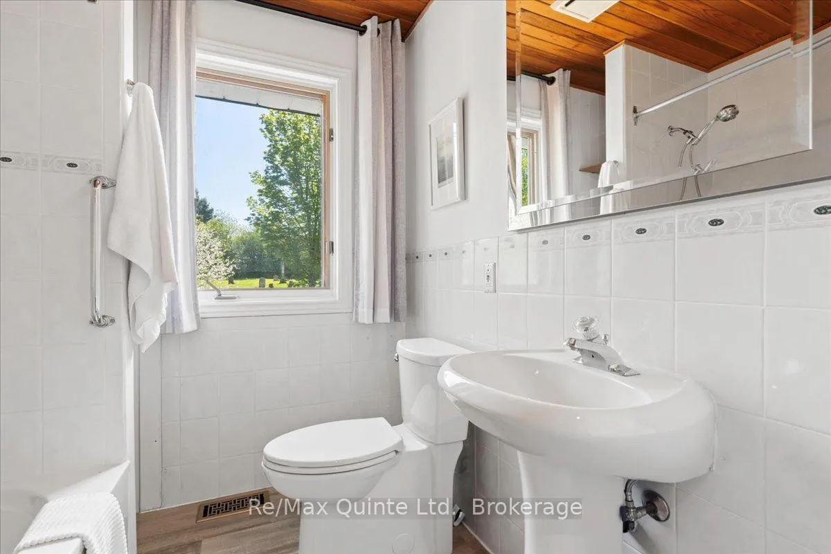 Photo 19 of 1406 County Road 12, Prince Edward County, Hallowell Ward — HOMEH
