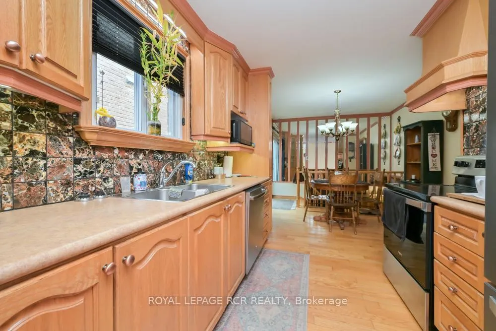 Photo 5 of 73 Dufferin Street, Orangeville — HOMEH