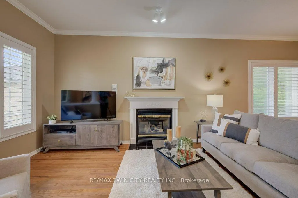 Photo 6 of Unit 13, 545 Laurelwood Drive, Waterloo — HOMEH