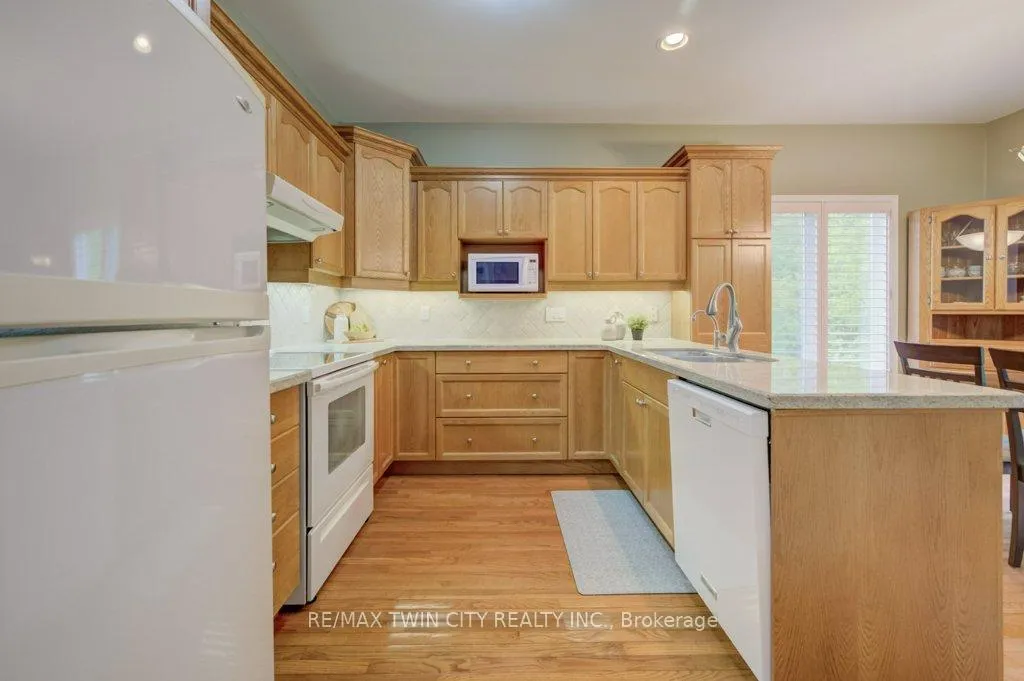 Photo 11 of Unit 13, 545 Laurelwood Drive, Waterloo — HOMEH