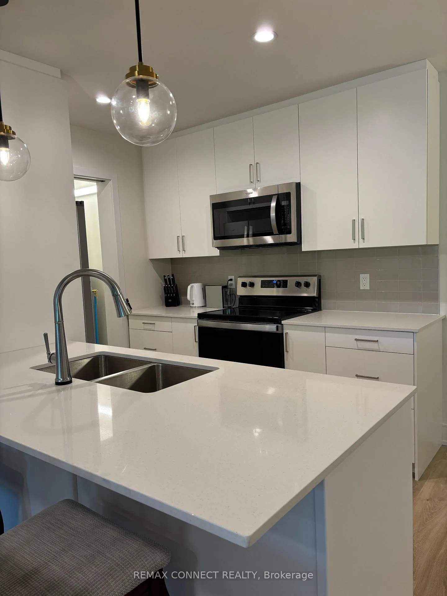 Photo 1 of Unit 310, 121 Mary Street, Clearview, Creemore — HOMEH
