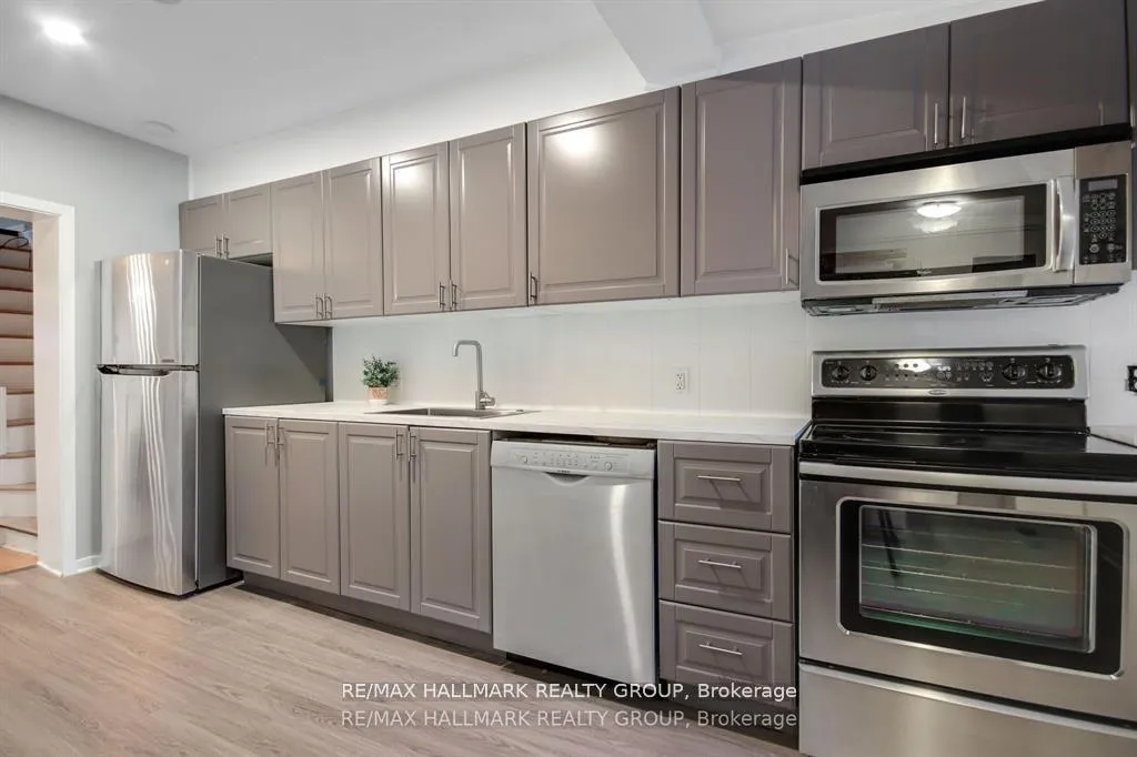 Photo 10 of 231 St Andrew Street, Ottawa, Lower Town/Byward Market — HOMEH