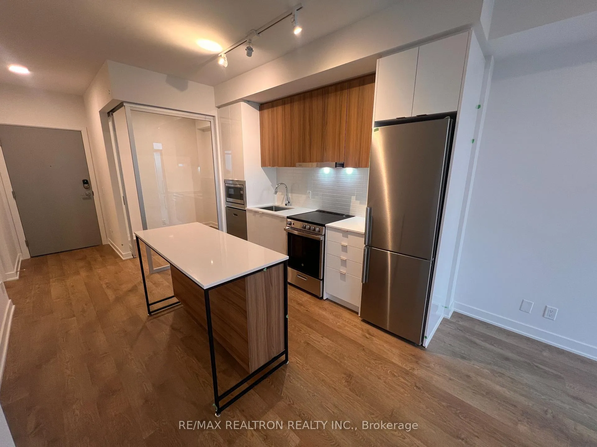 Photo 4 of Unit 2108, 30 Upper Mall Way, Vaughan, Brownridge — HOMEH