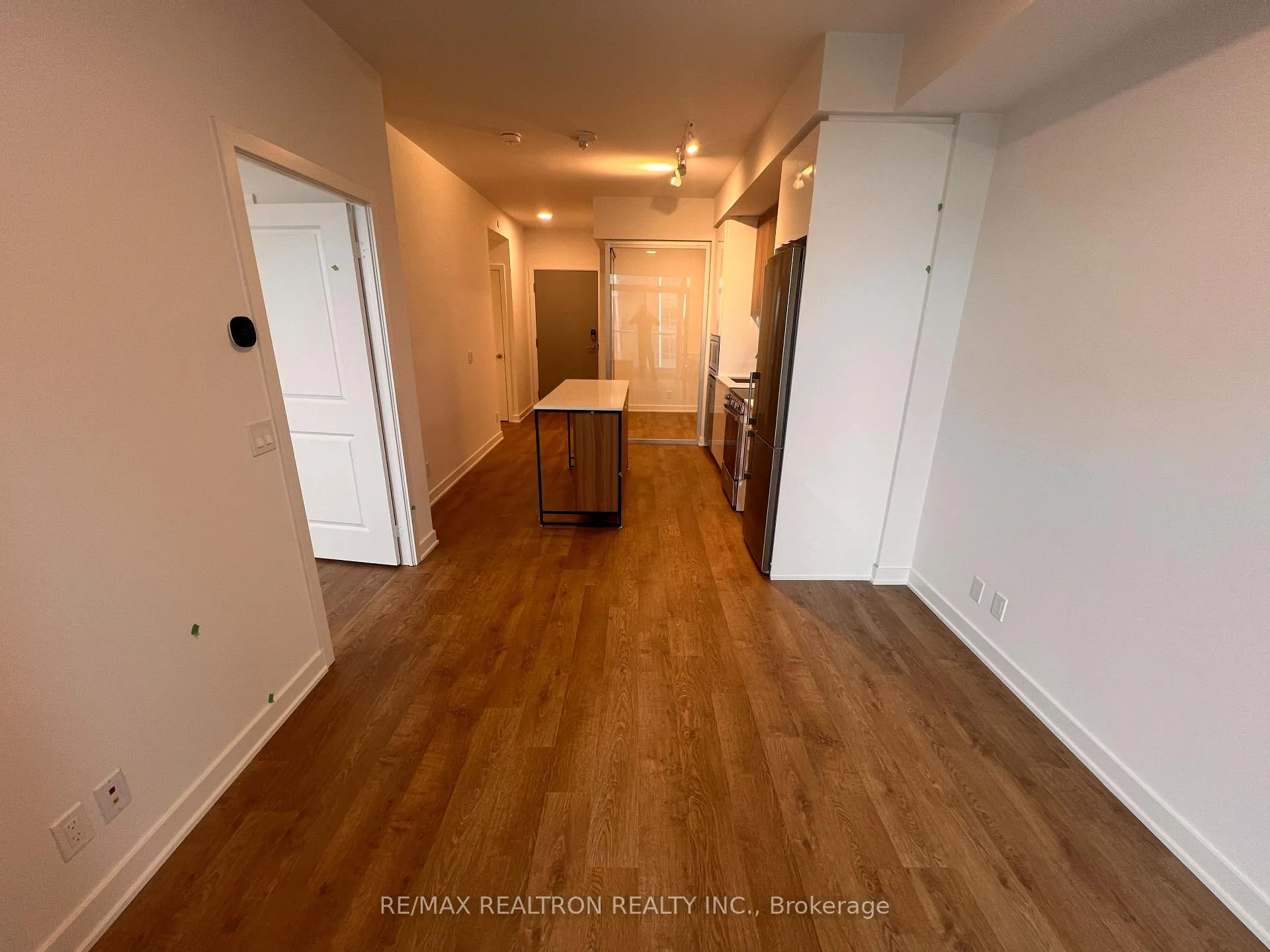 Photo 8 of Unit 2108, 30 Upper Mall Way, Vaughan, Brownridge — HOMEH