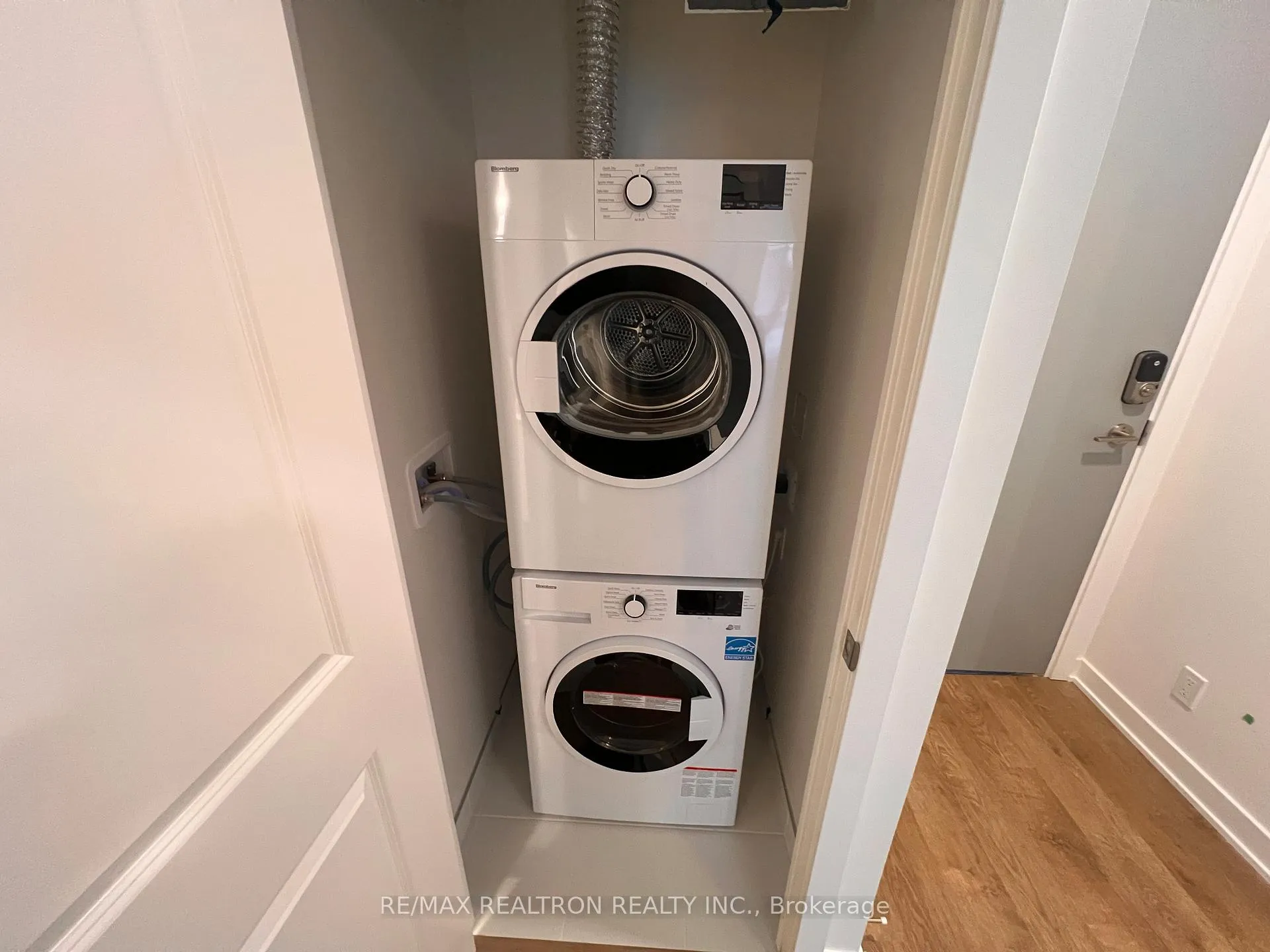 Photo 22 of Unit 2108, 30 Upper Mall Way, Vaughan, Brownridge — HOMEH