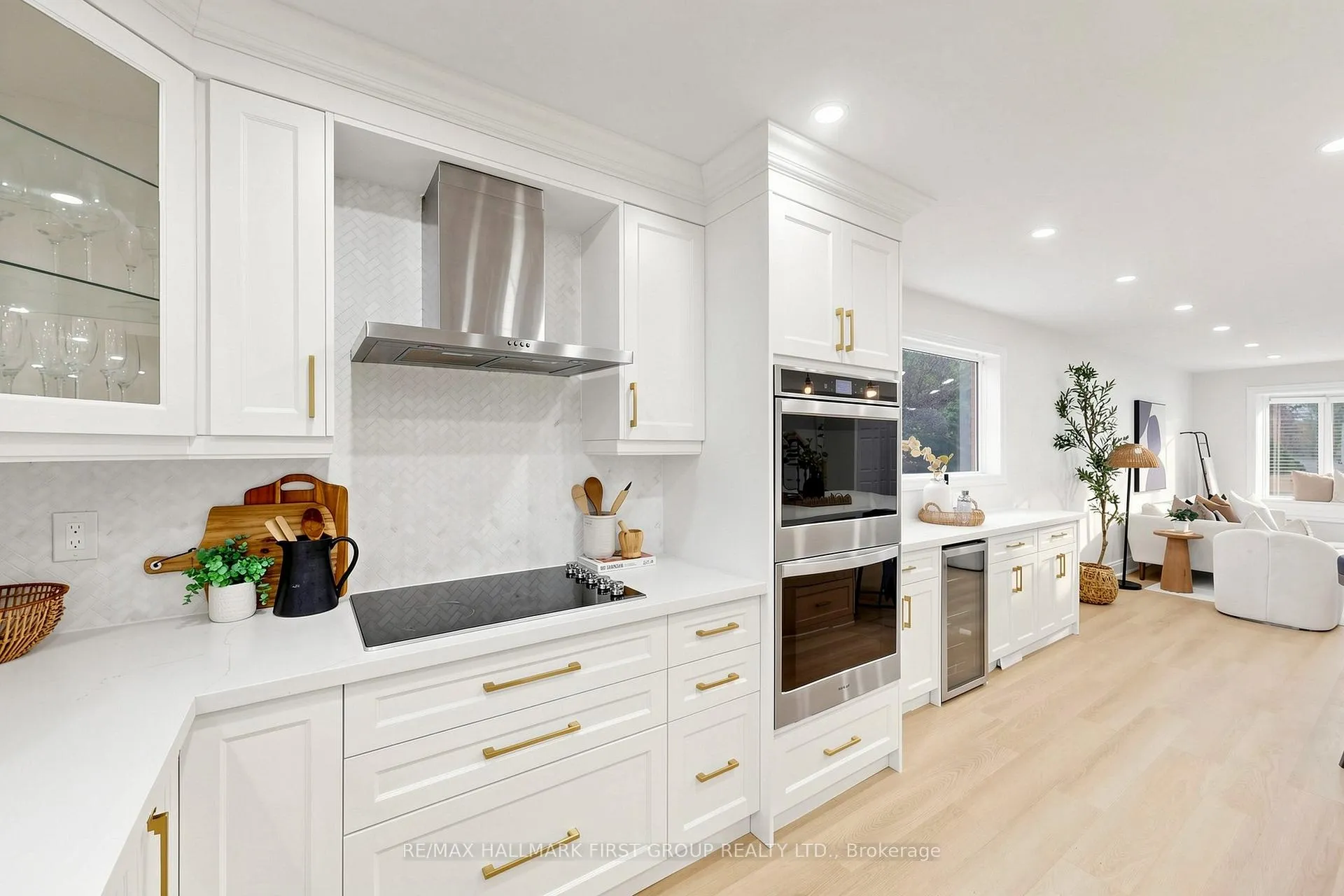Photo 11 of 16 Mcfarlane Court, Whitby, Lynde Creek — HOMEH