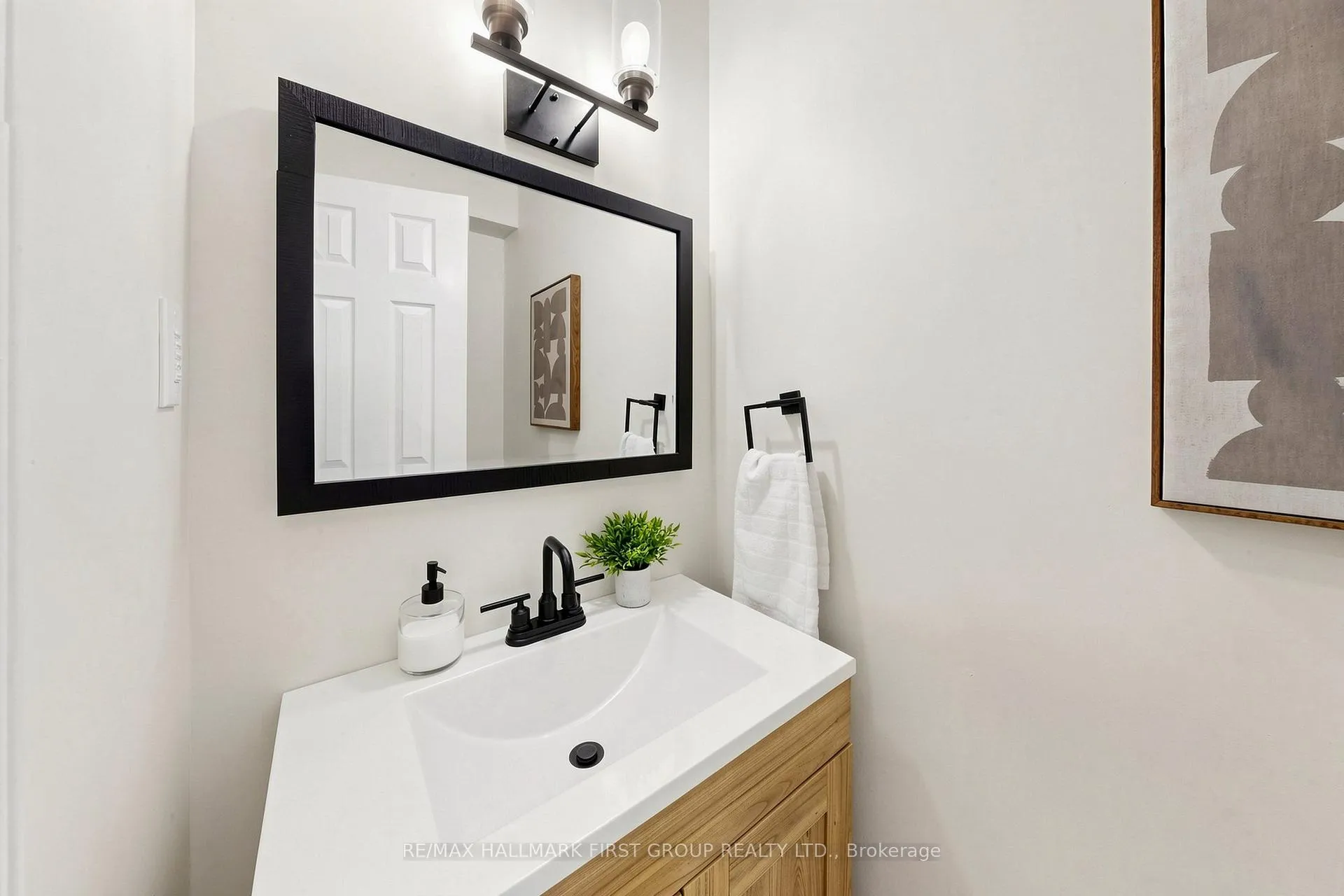 Photo 15 of 16 Mcfarlane Court, Whitby, Lynde Creek — HOMEH