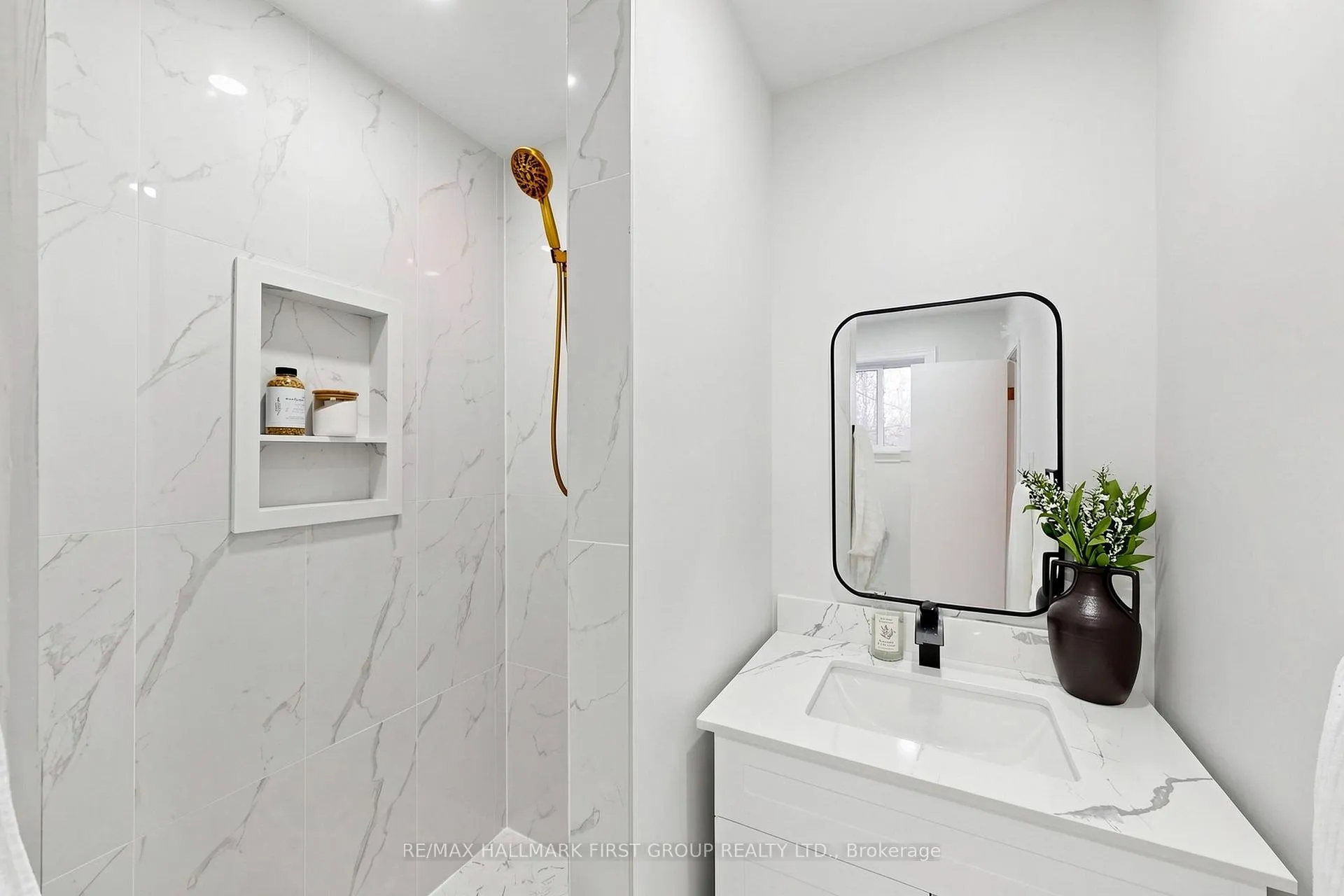 Photo 23 of 16 Mcfarlane Court, Whitby, Lynde Creek — HOMEH