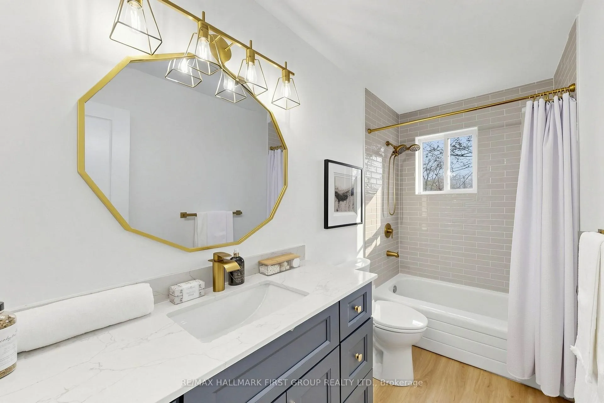 Photo 33 of 16 Mcfarlane Court, Whitby, Lynde Creek — HOMEH