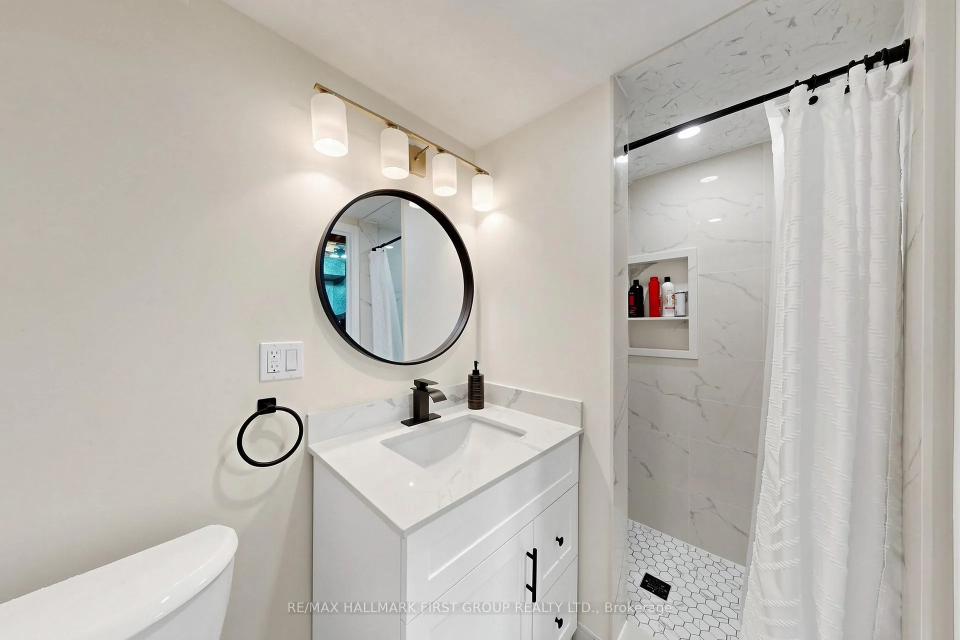 Photo 41 of 16 Mcfarlane Court, Whitby, Lynde Creek — HOMEH