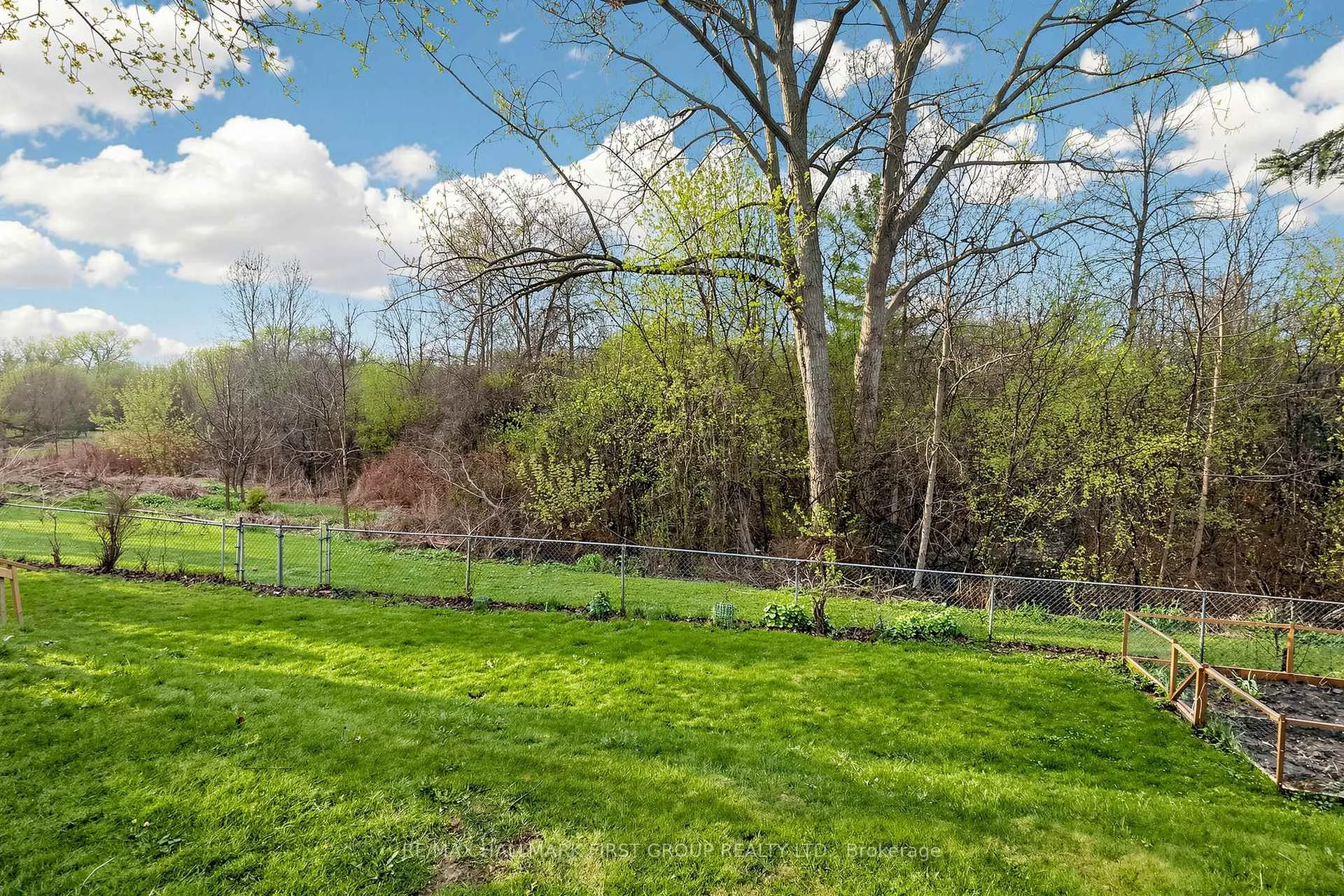 Photo 48 of 16 Mcfarlane Court, Whitby, Lynde Creek — HOMEH