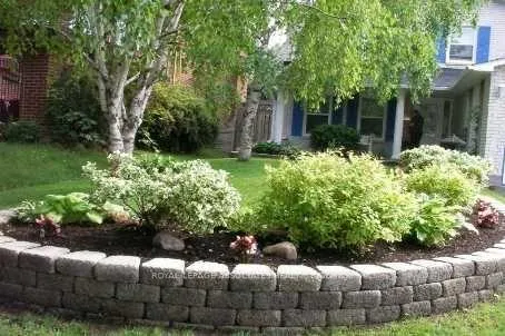 Photo 9 of 30 Madrid Crescent, Brampton, Central Park — HOMEH